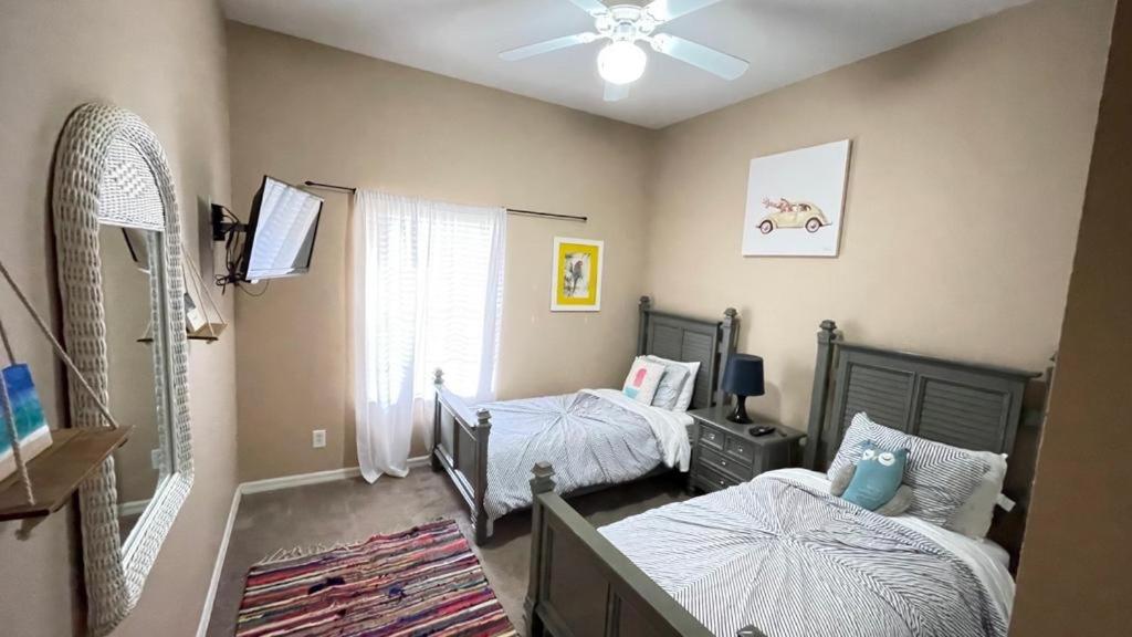 Hotel Beautiful 3 Bedroom Apartment minutes from Disney! - Image 1