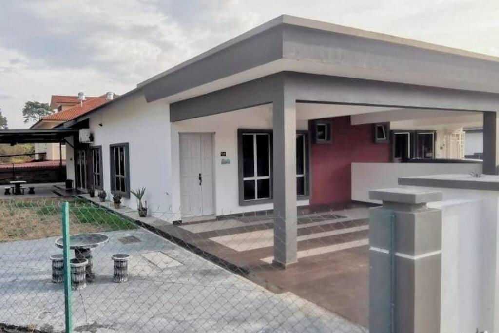 Arowana Port Dickson Homestay