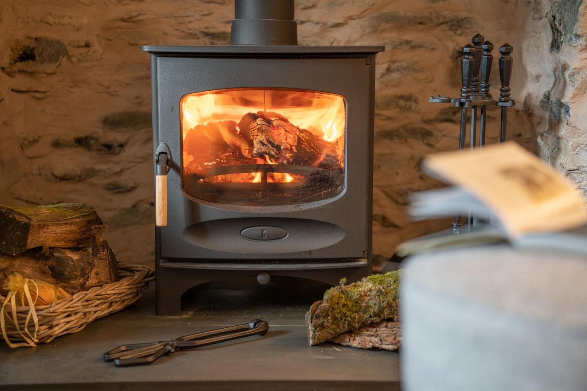 Dormouse Cottage with Log Burner & Parking by LetMeStay view 4
