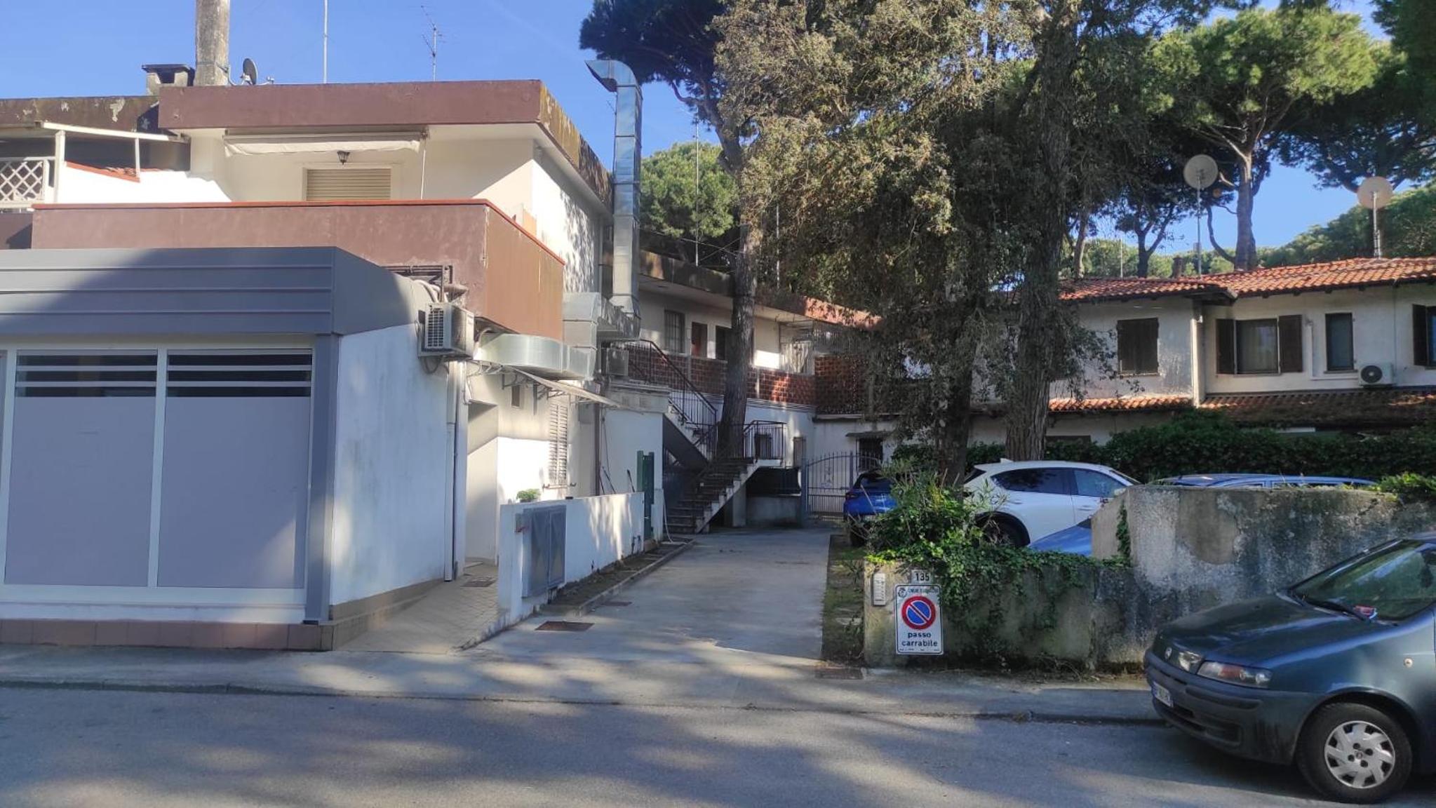 MONOLOCALE ESTENSI