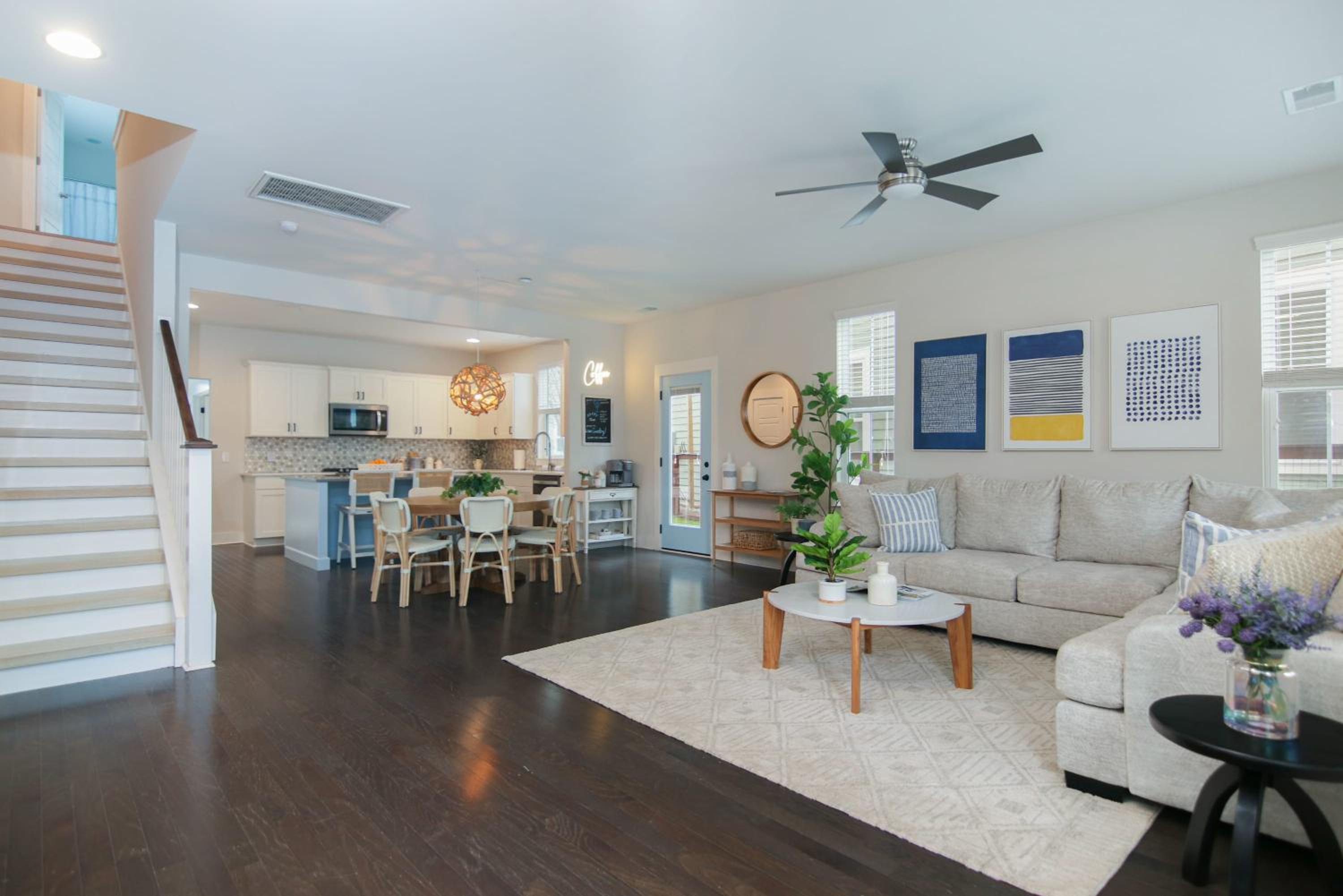 Happy Ours, Mins to Park Circle, Dtwn, CHS Beach