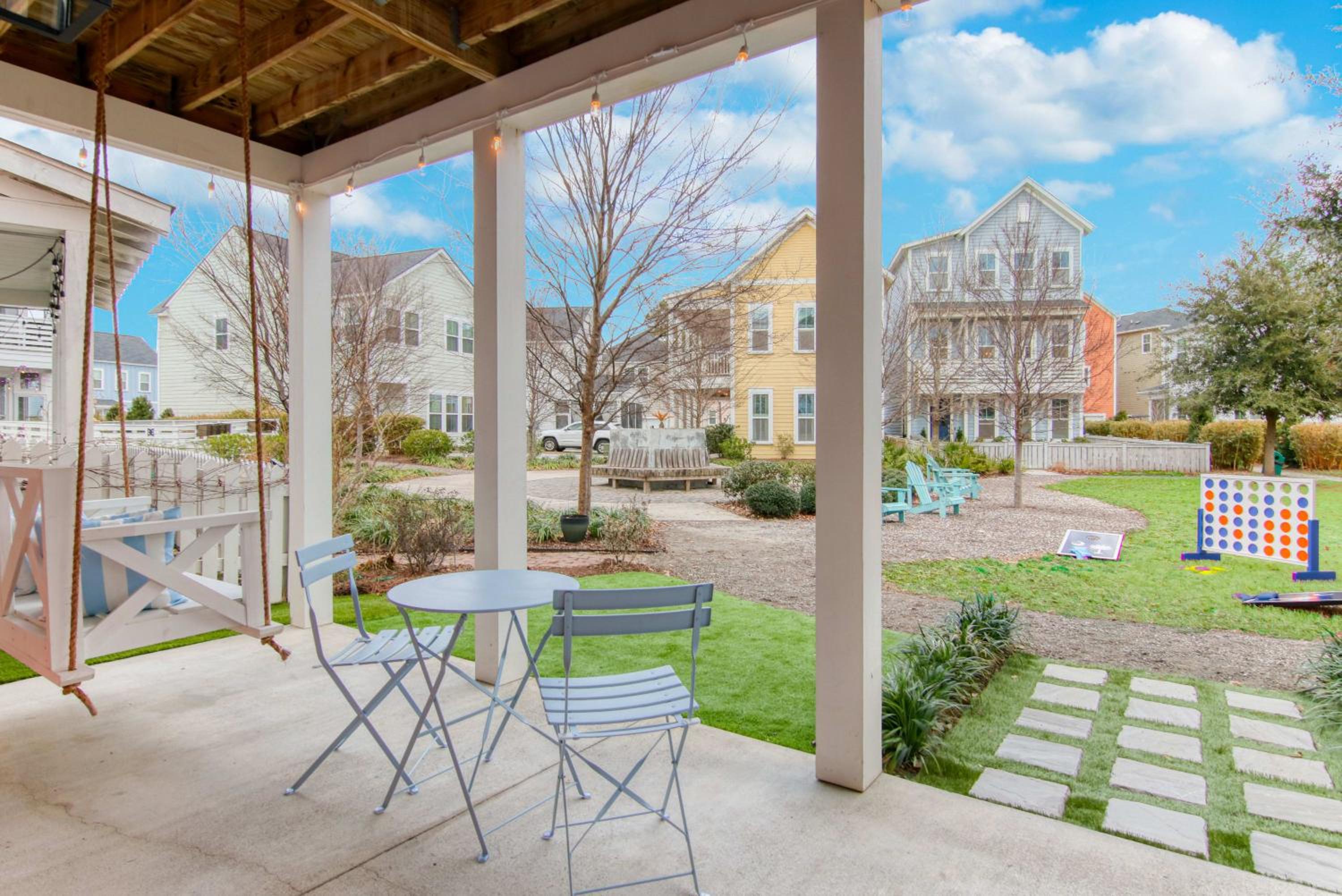 Happy Ours, Mins to Park Circle, Dtwn, CHS Beach
