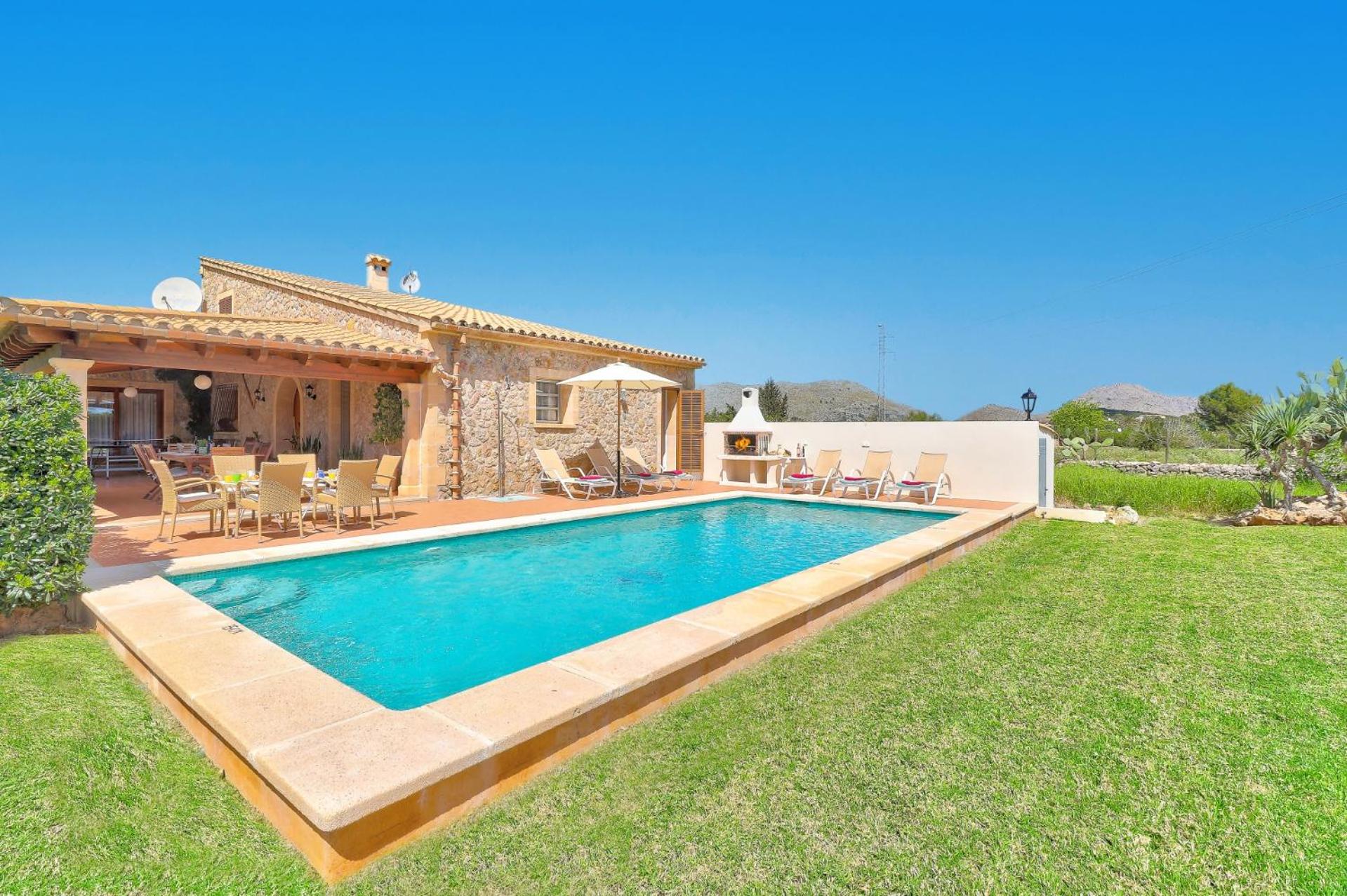 Villa Almadravet by Villa Plus