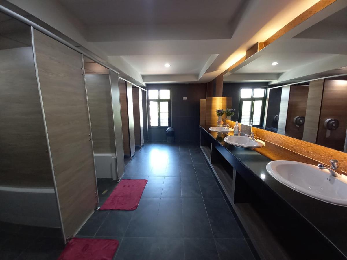 BURI Hotel And Hostel