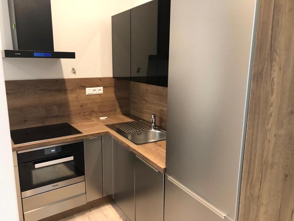 SKAU Gajova Family Two Bedroom Apartment with a Terrace Free Parking view 2