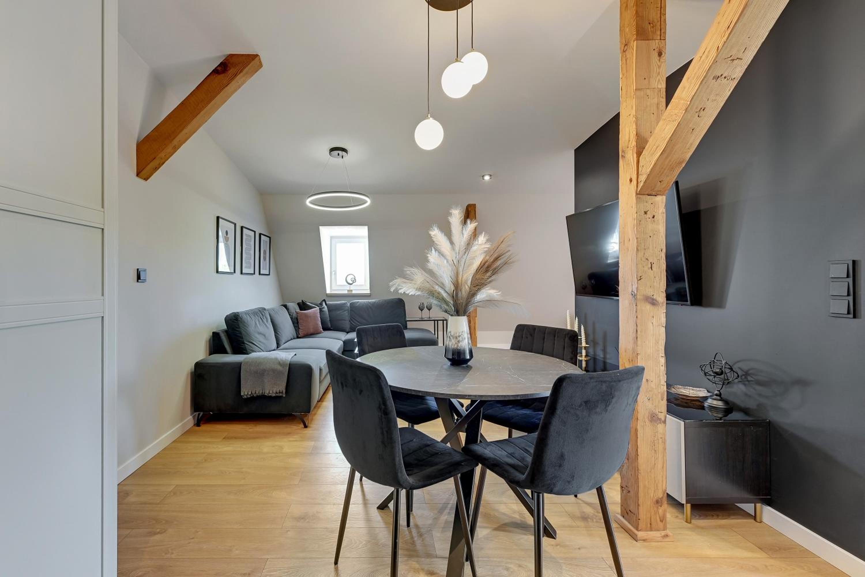 Grunwaldzka Attic by Downtown Apartments