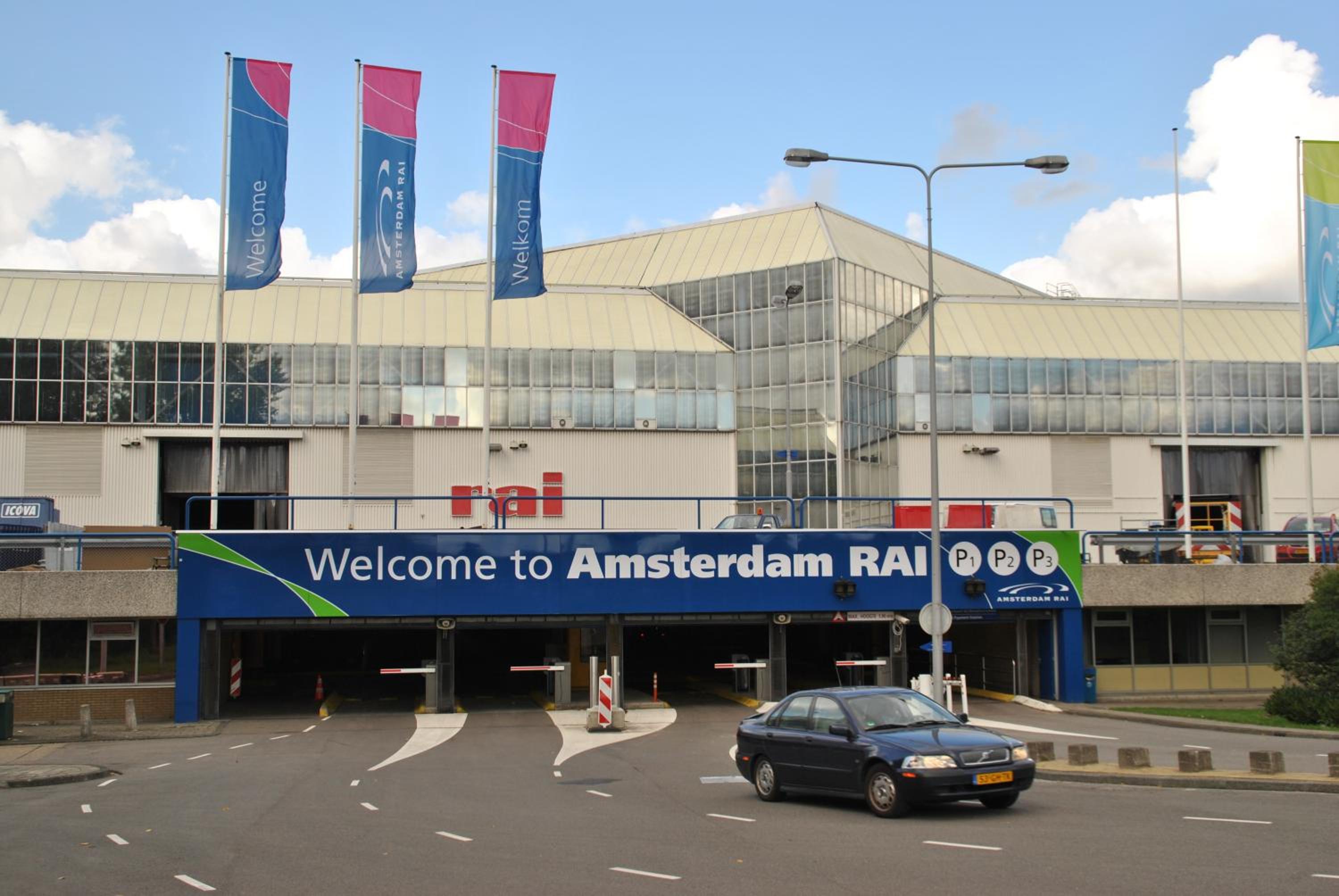 Guesthouse at the Amstel river with 2BR 2BA and garden view 4