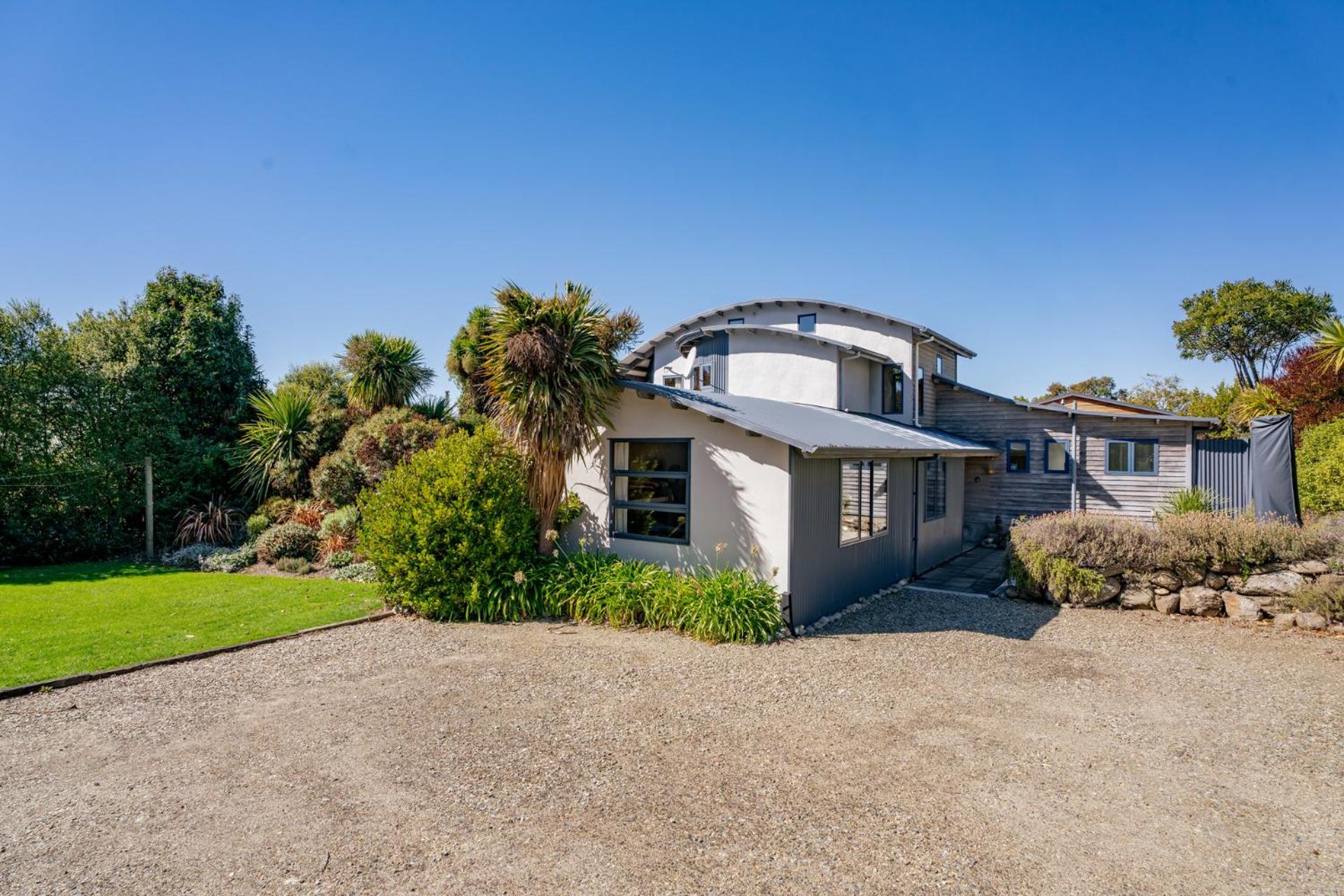 Lakehouse Retreat - Wanaka Holiday Home
