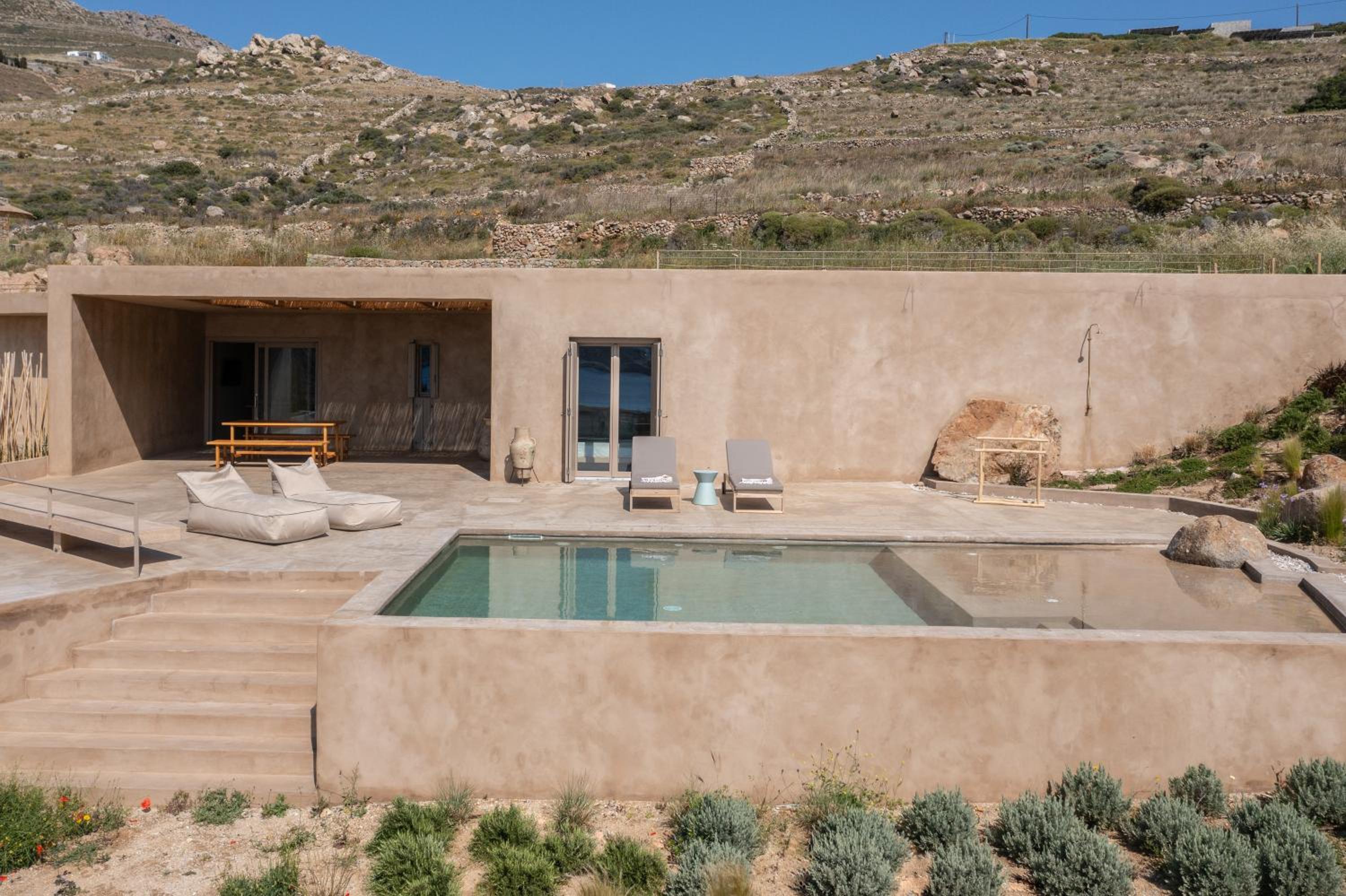 Homa Serifos pool villas