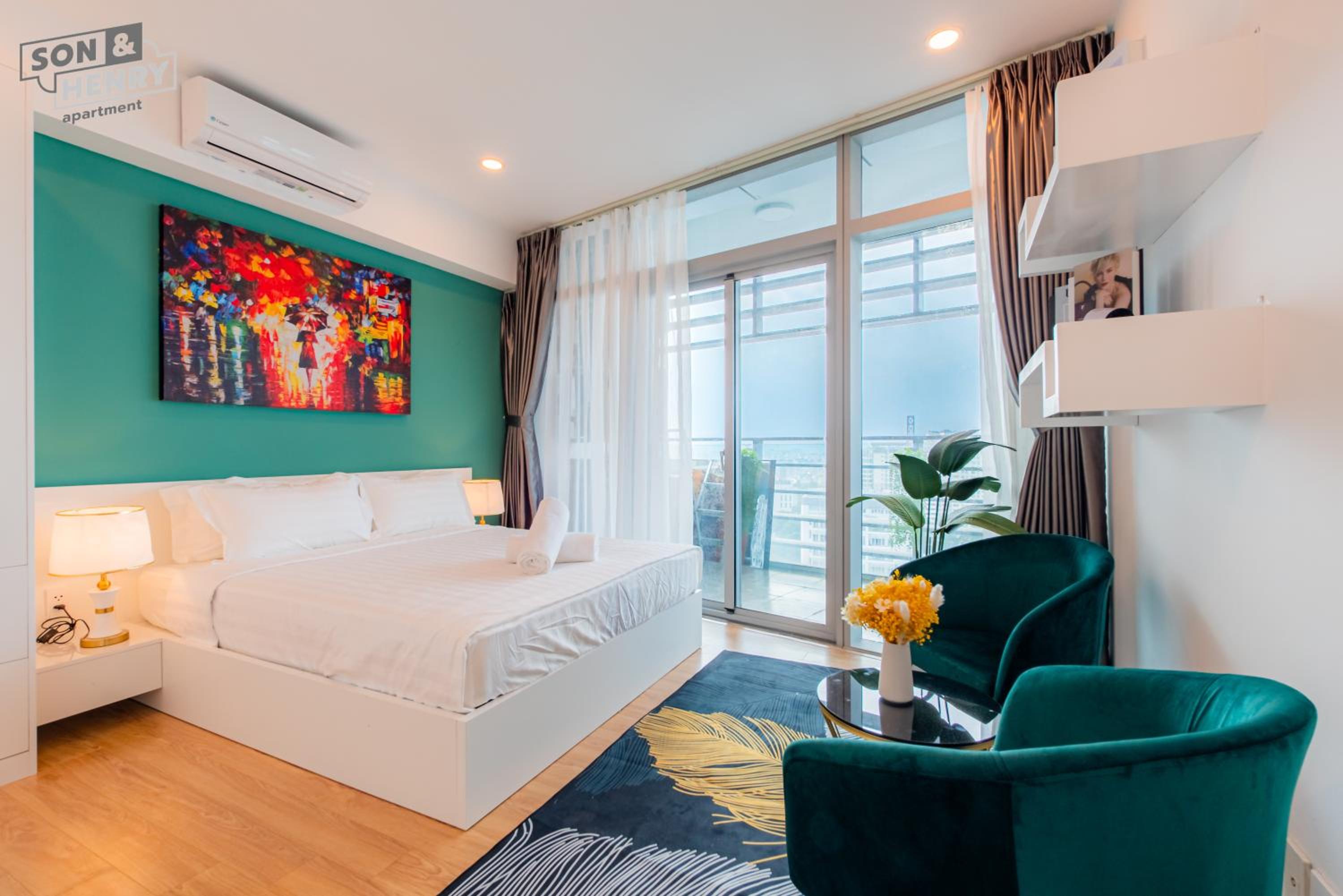 Sailing Apartment District 1