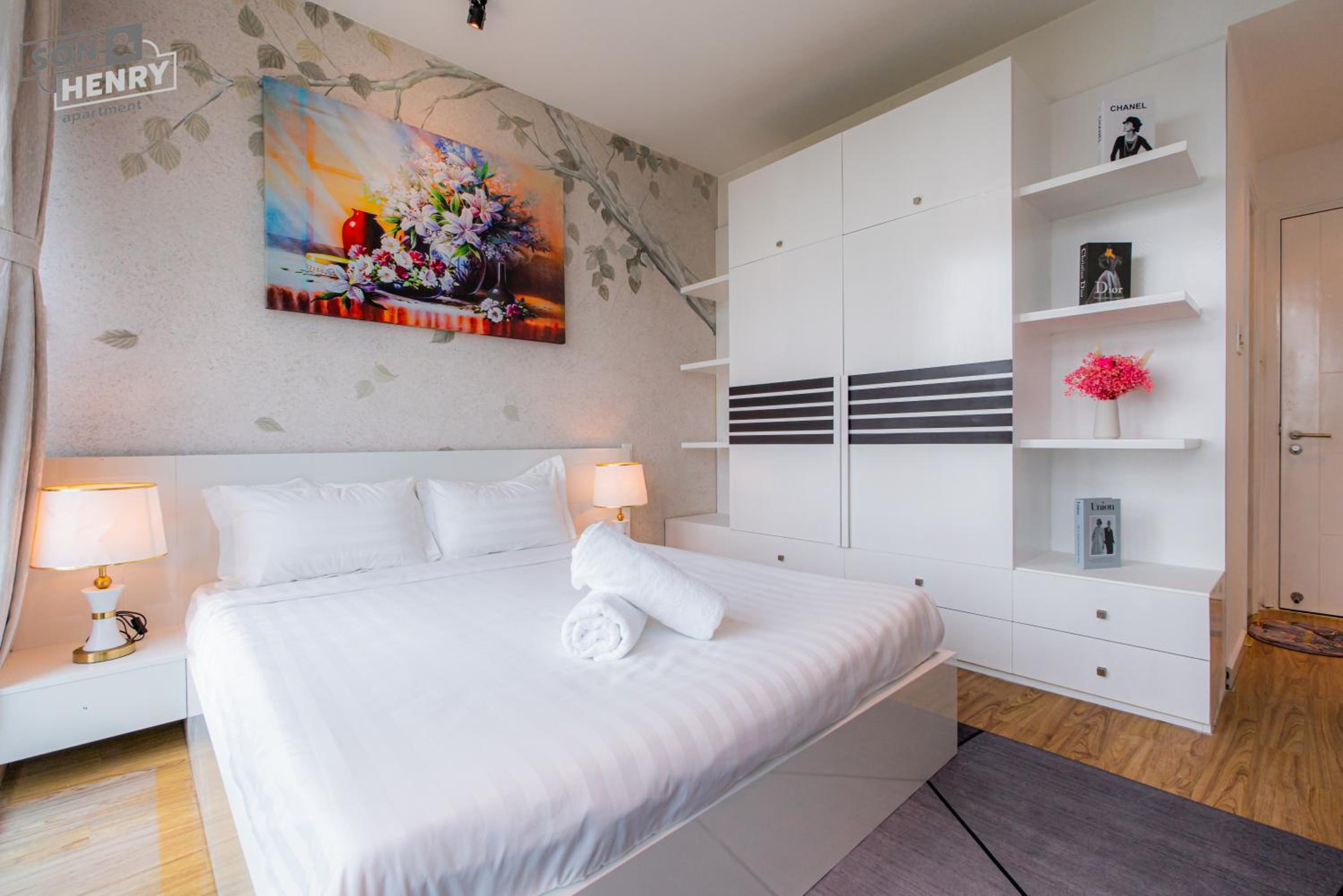 Sailing Apartment District 1