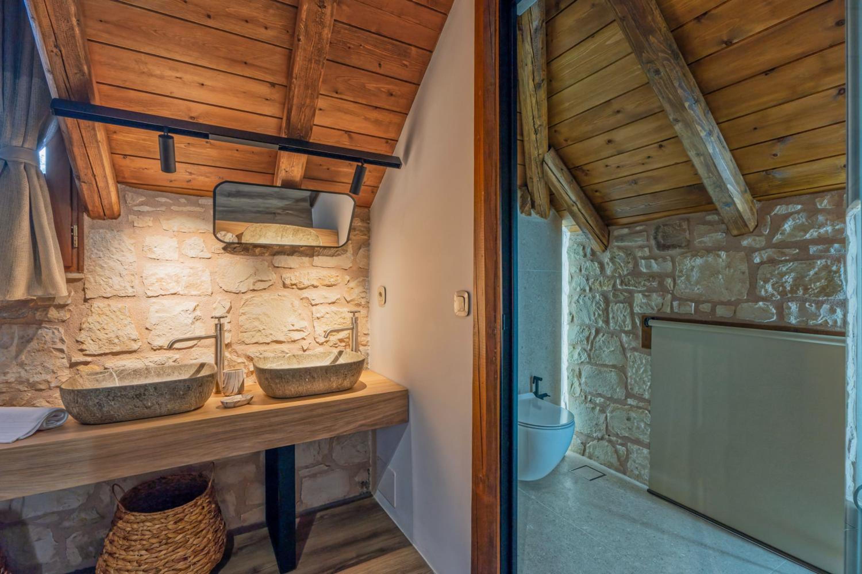 Sunshine - Fairytale Countryside Villa by etouri
