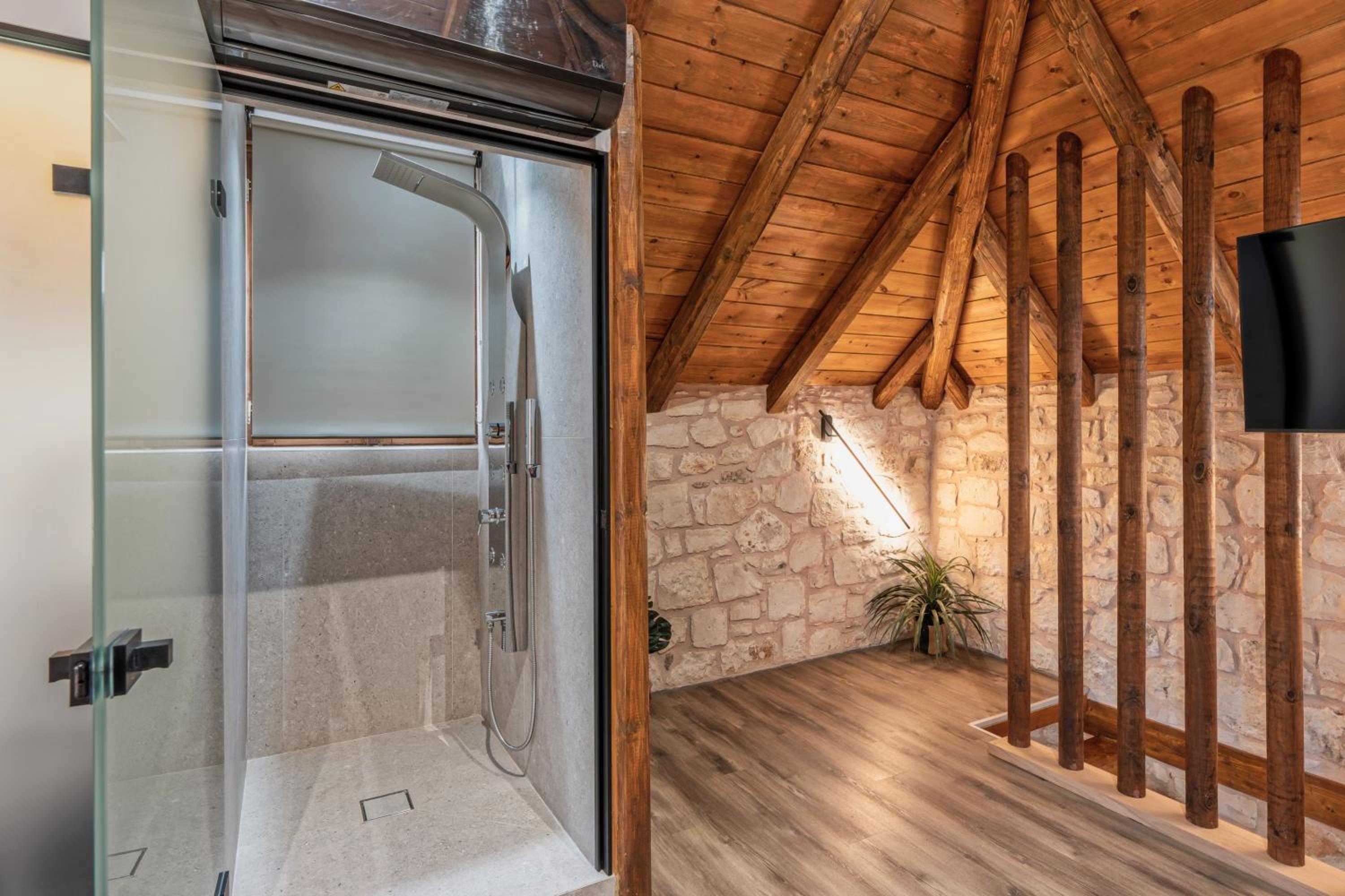 Sunshine - Fairytale Countryside Villa by etouri