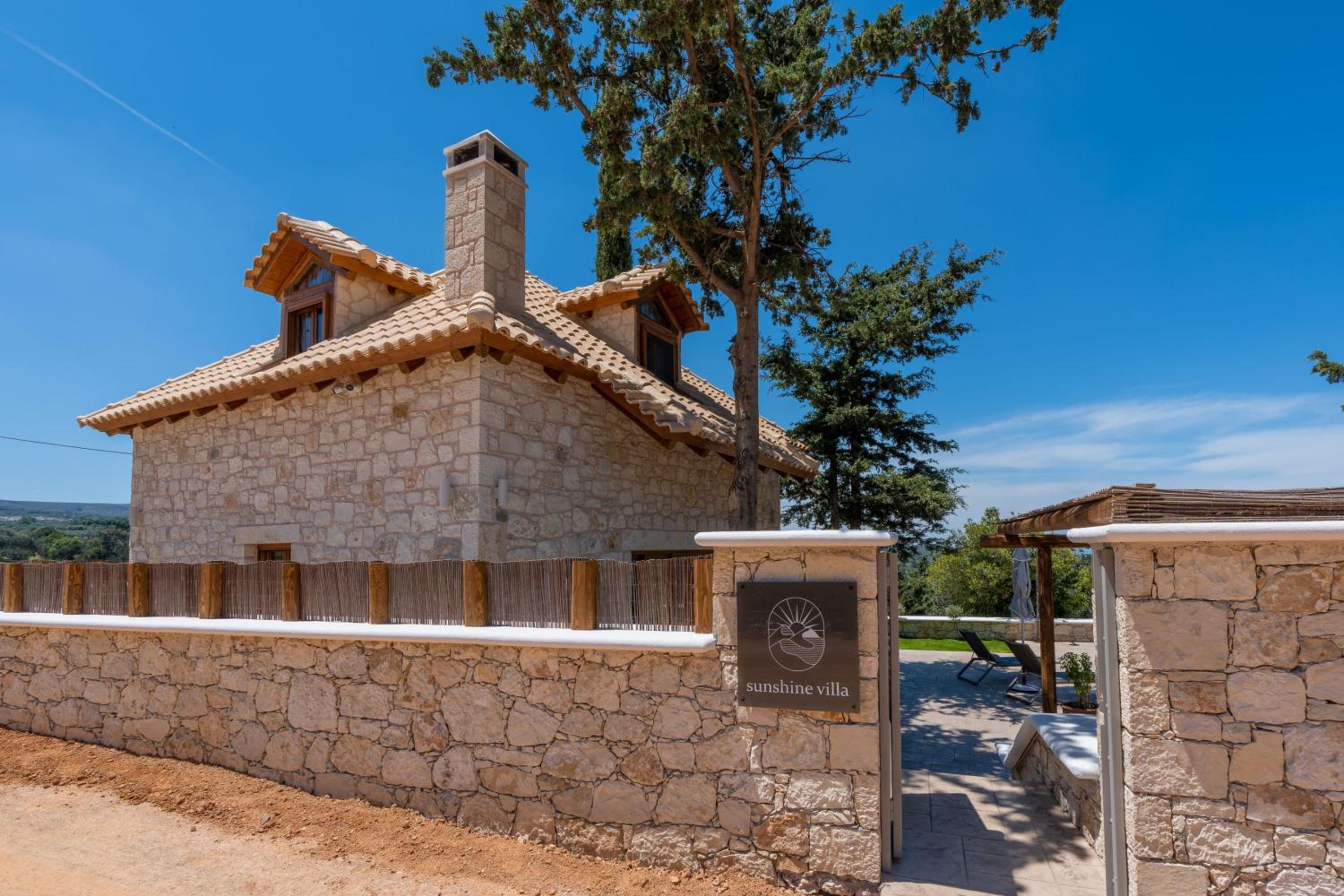Sunshine - Fairytale Countryside Villa by etouri