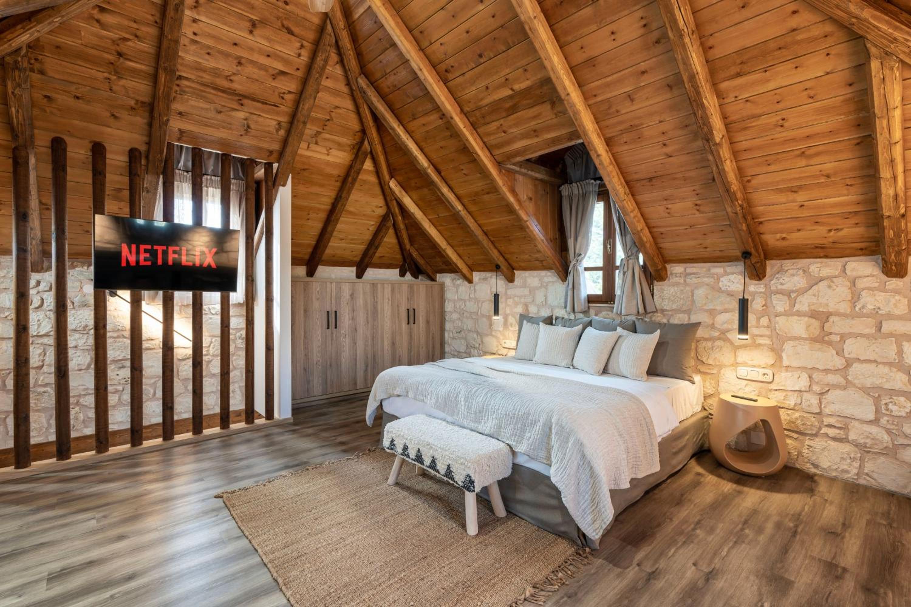 Sunshine - Fairytale Countryside Villa by etouri