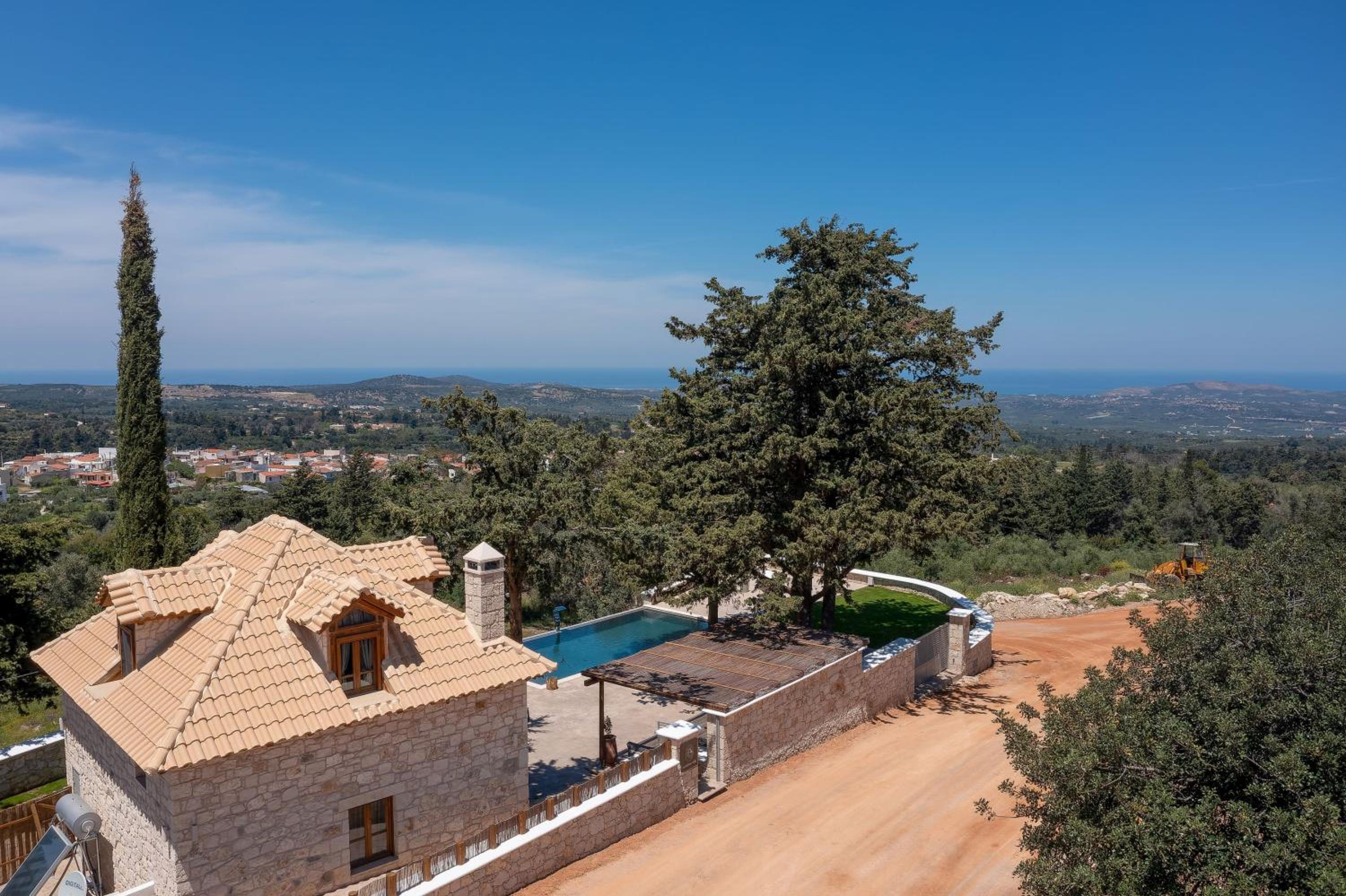 Sunshine - Fairytale Countryside Villa by etouri
