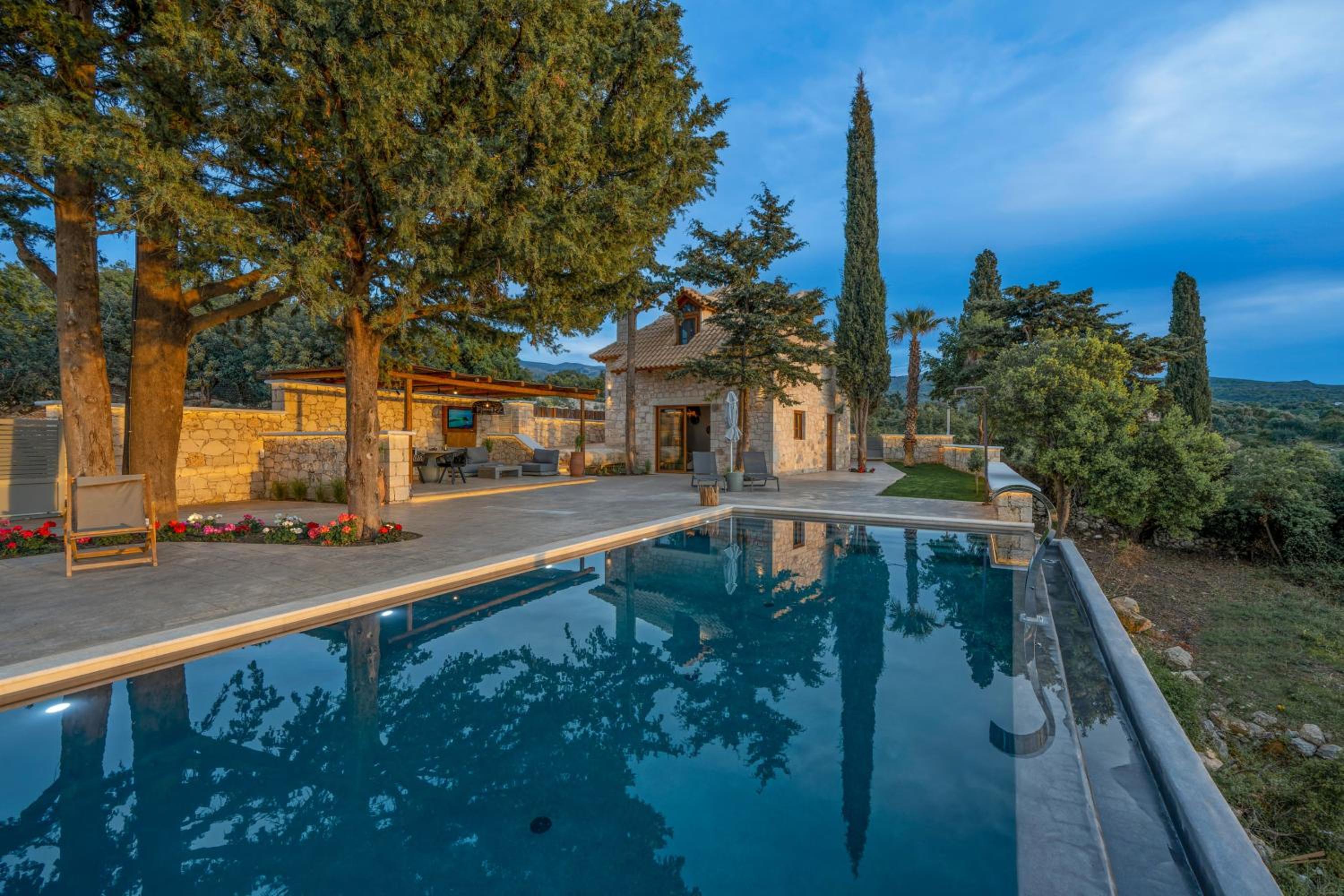 Sunshine - Fairytale Countryside Villa by etouri