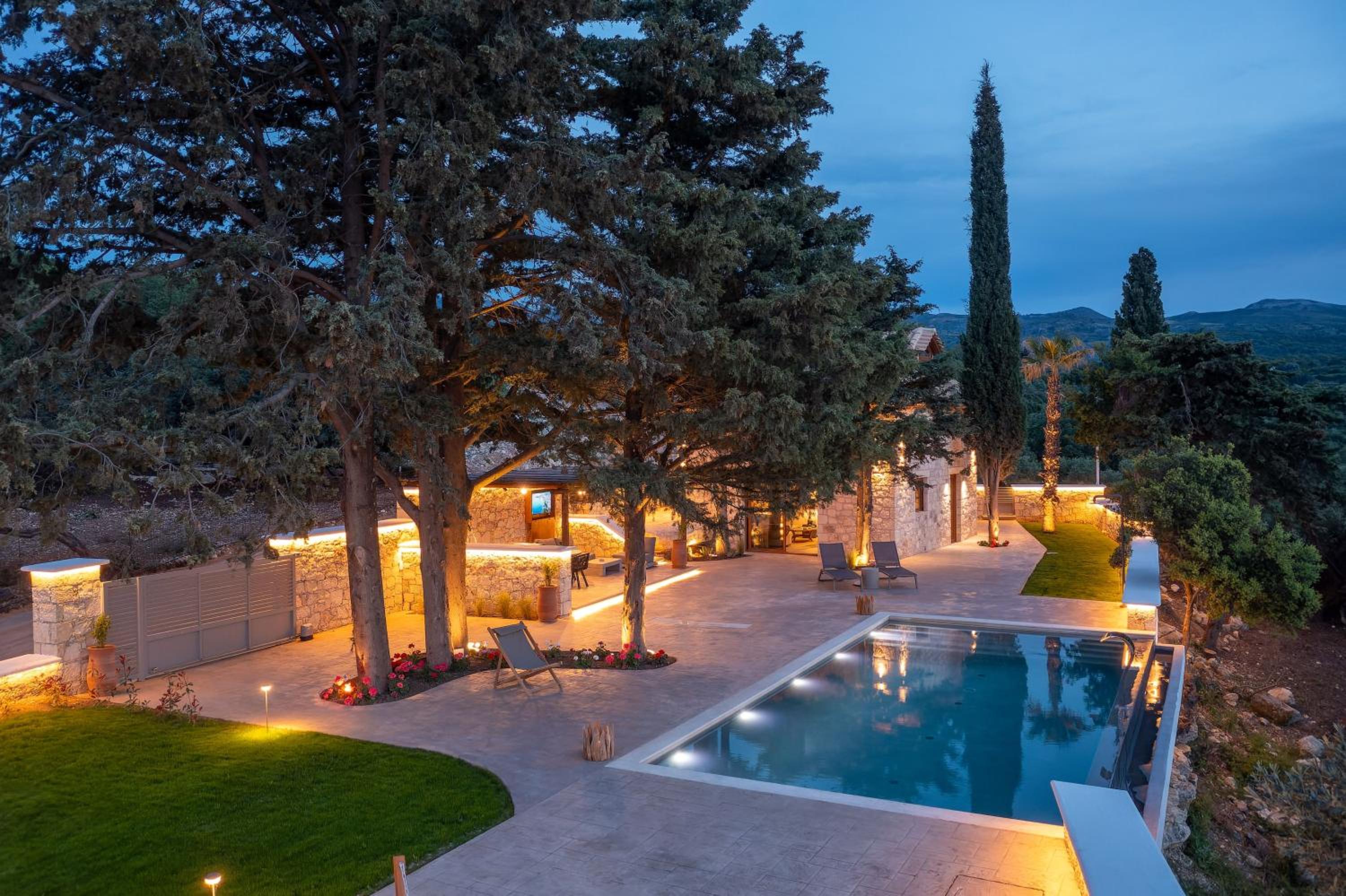 Sunshine - Fairytale Countryside Villa by etouri