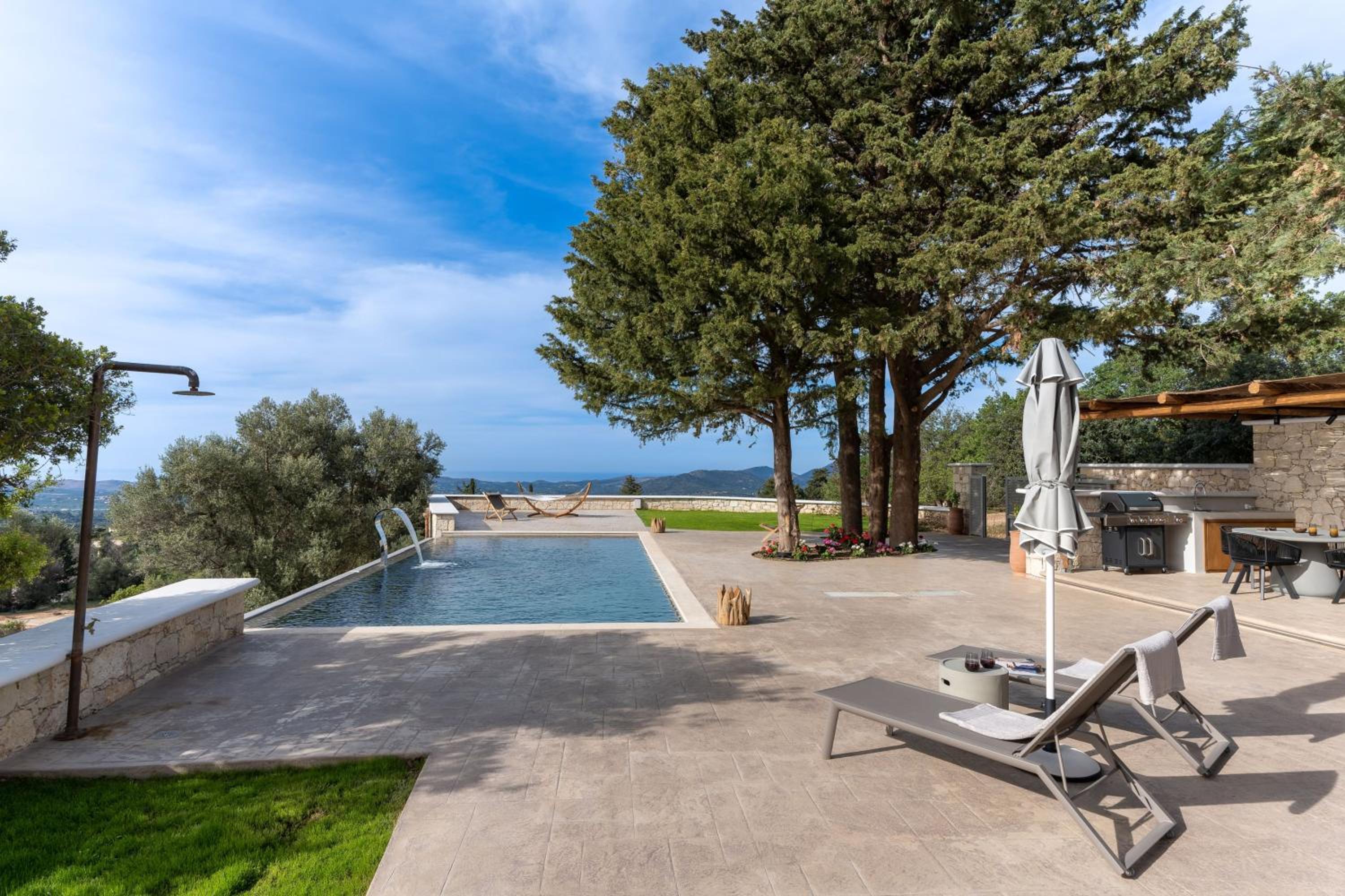 Sunshine - Fairytale Countryside Villa by etouri