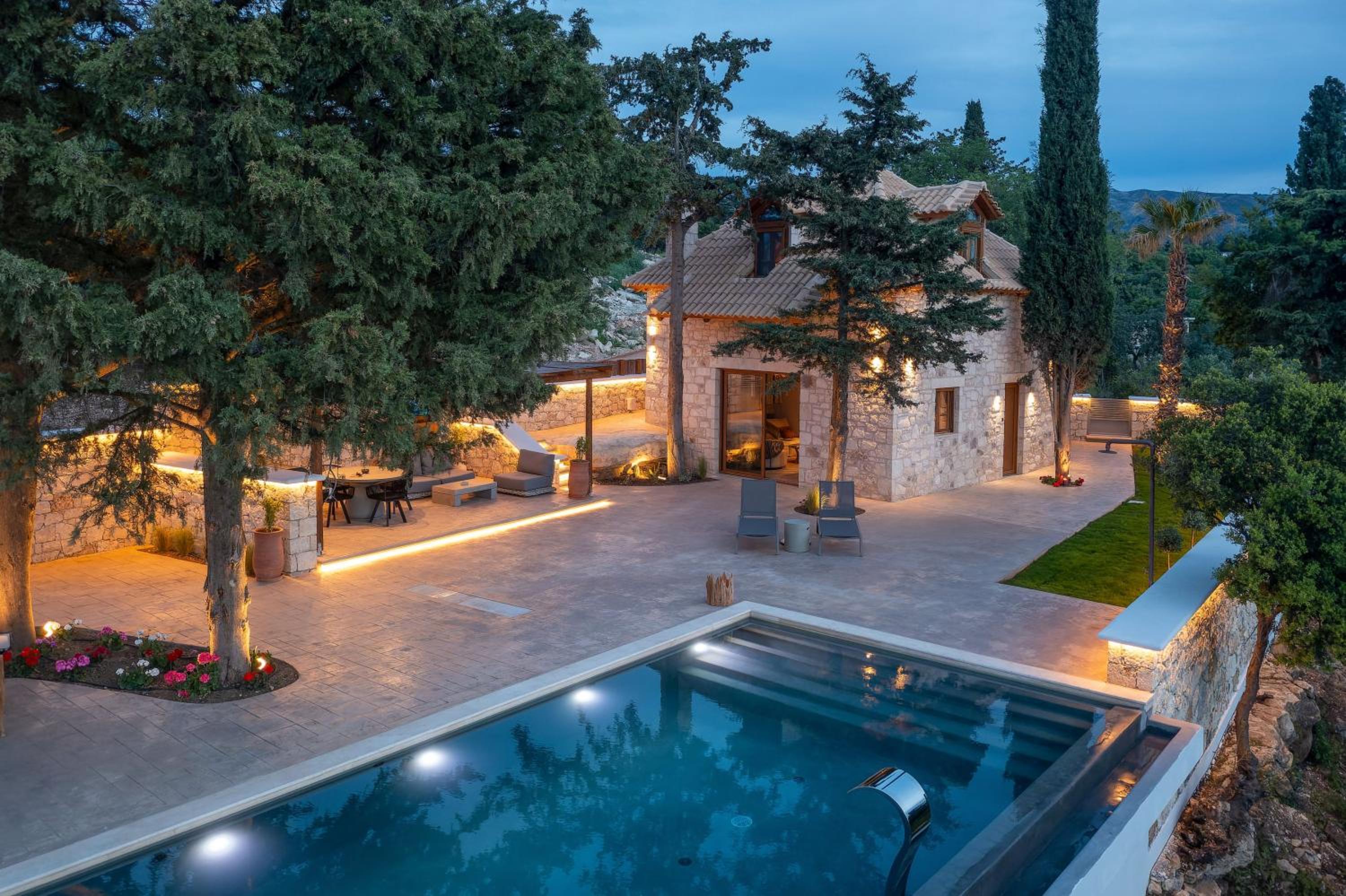 Sunshine - Fairytale Countryside Villa by etouri