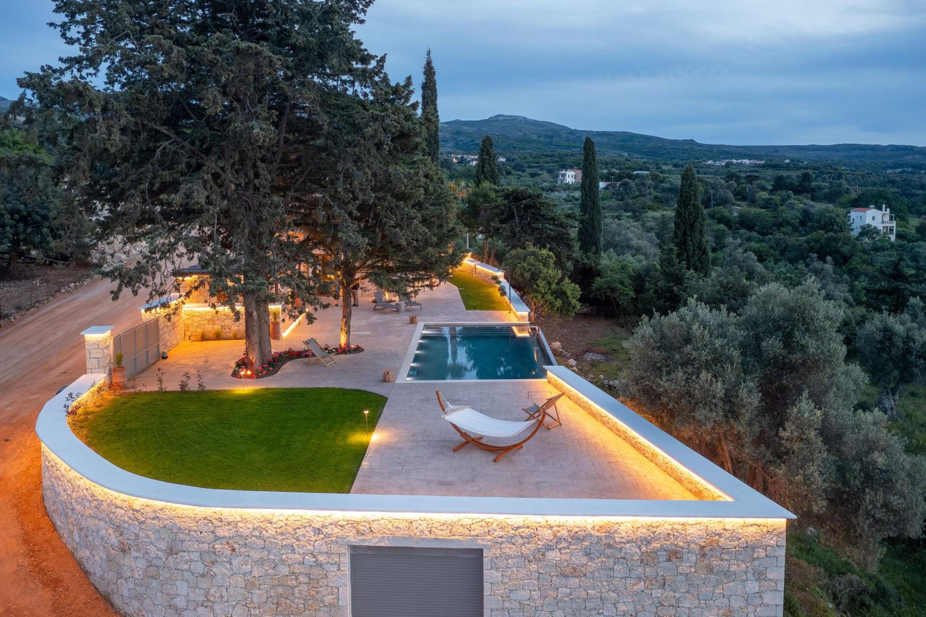 Sunshine - Fairytale Countryside Villa by etouri