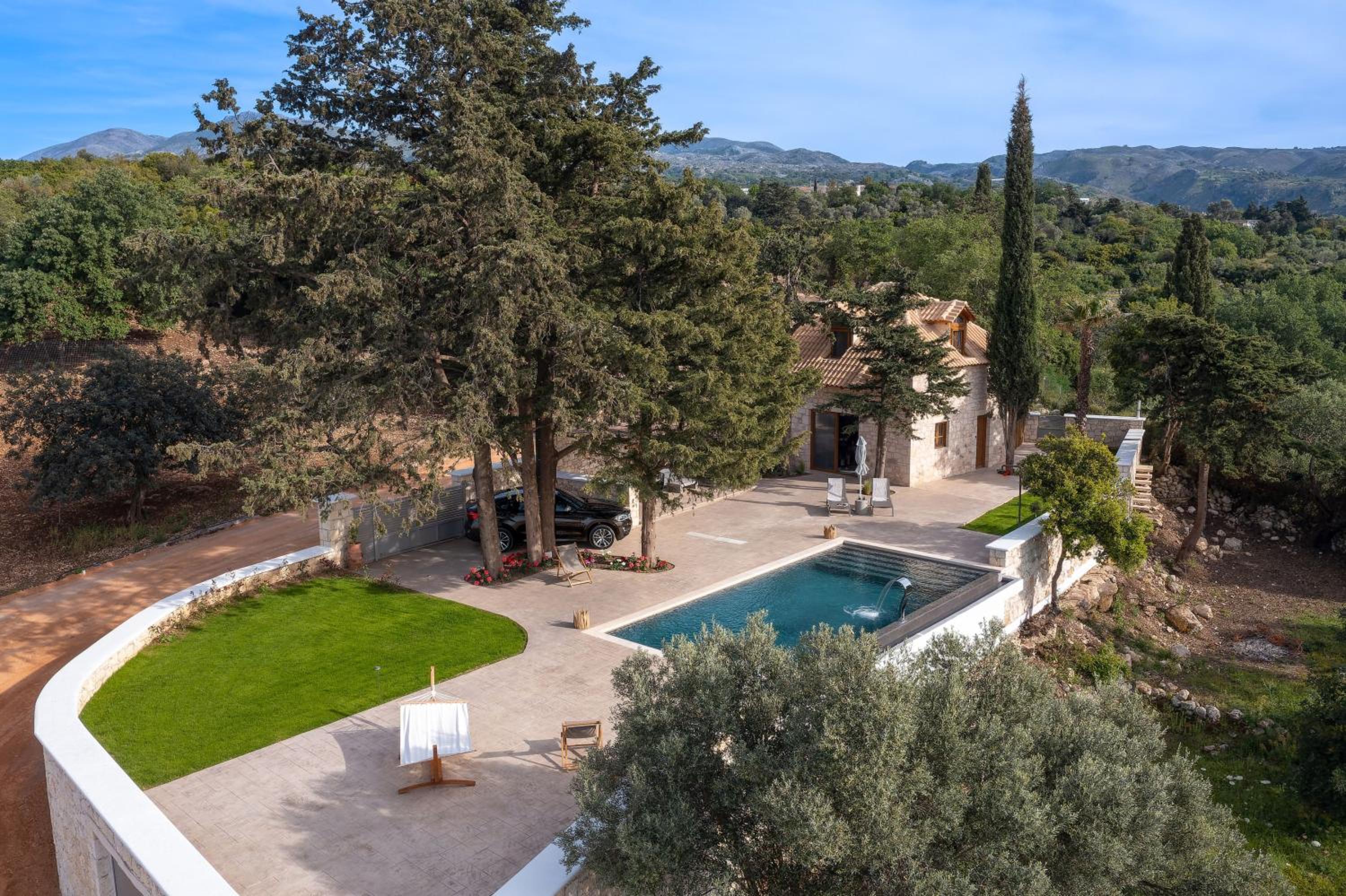 Sunshine - Fairytale Countryside Villa by etouri