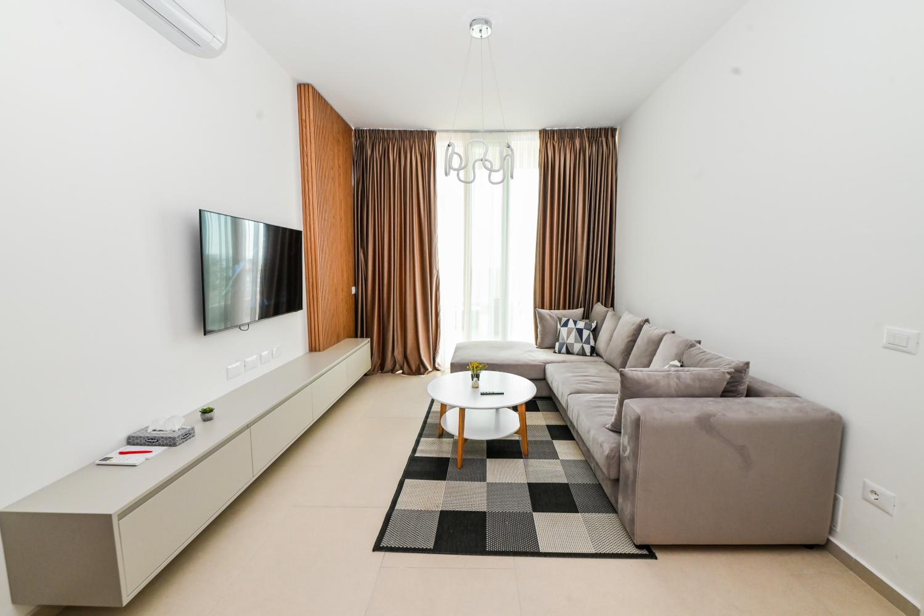 Green Cost Luxury Apt 239