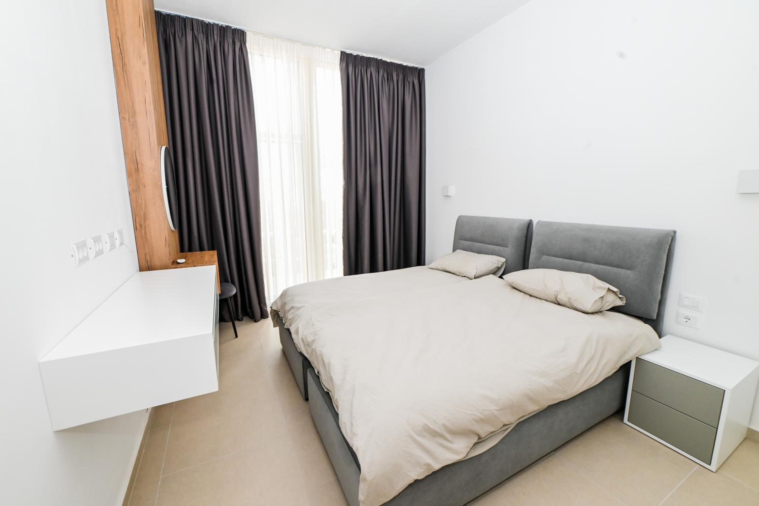Green Cost Luxury Apt 239