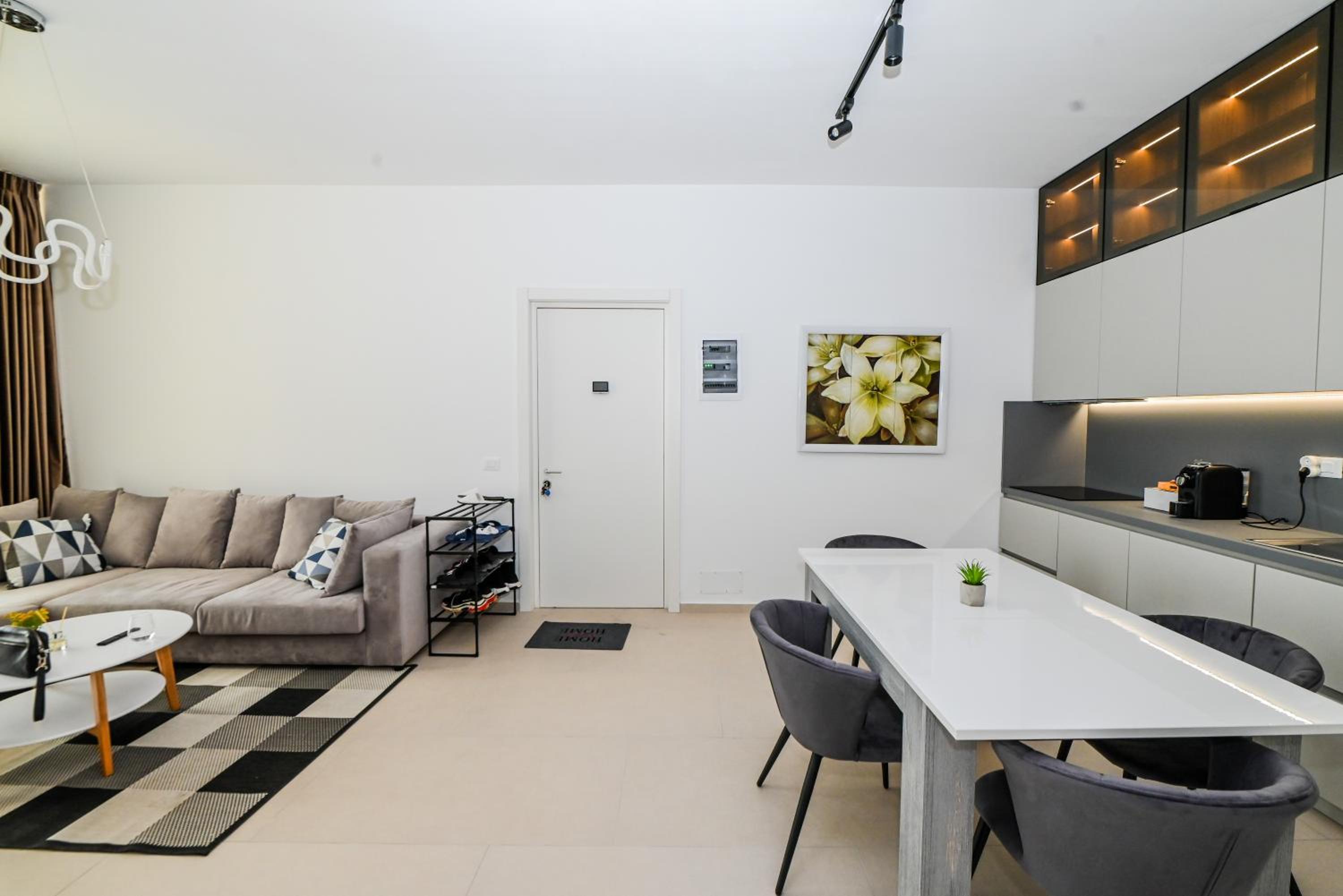 Green Cost Luxury Apt 239