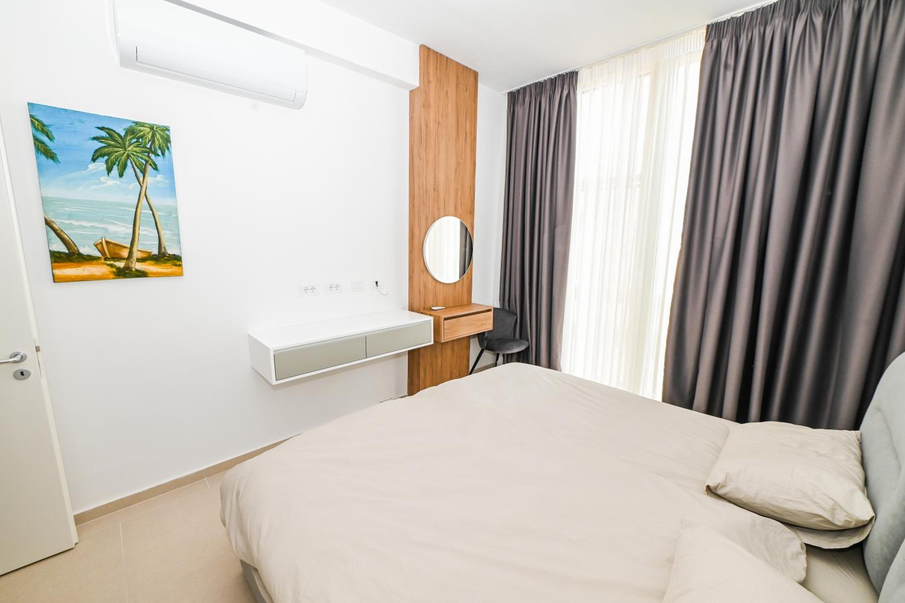 Green Cost Luxury Apt 239