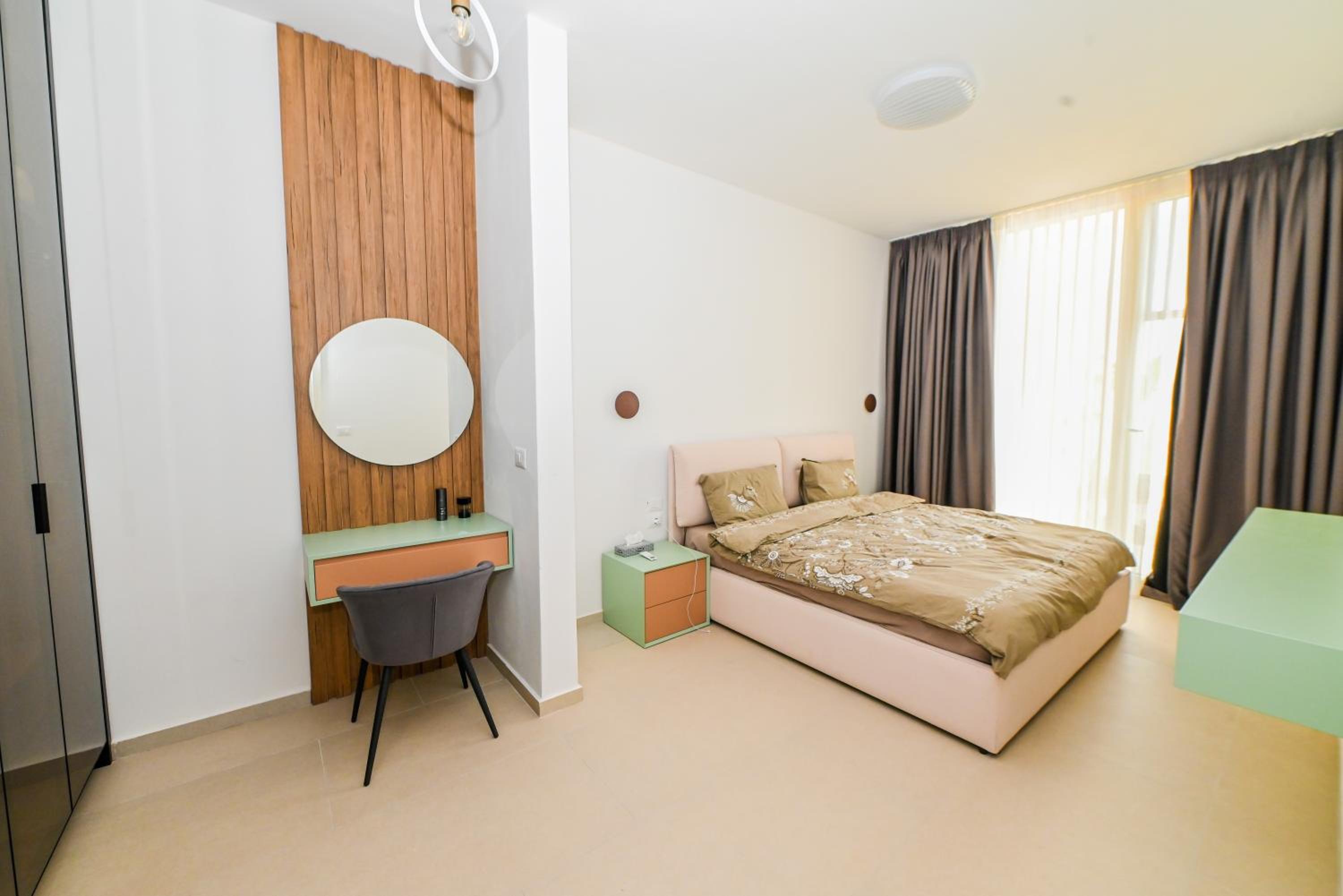 Green Cost Luxury Apt 239