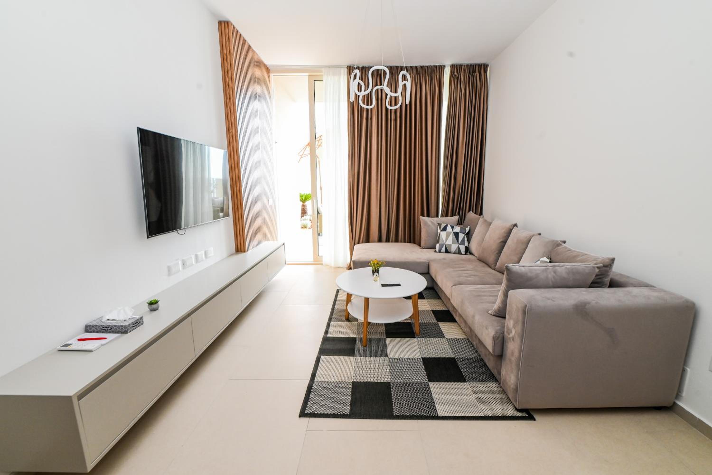 Green Cost Luxury Apt 239