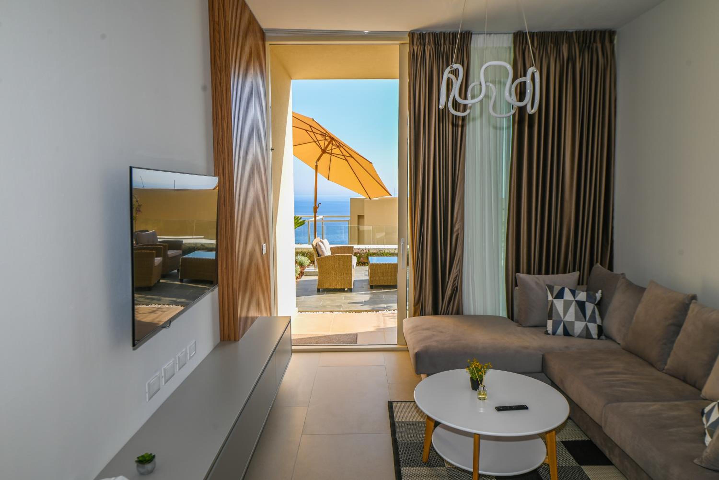 Green Cost Luxury Apt 239