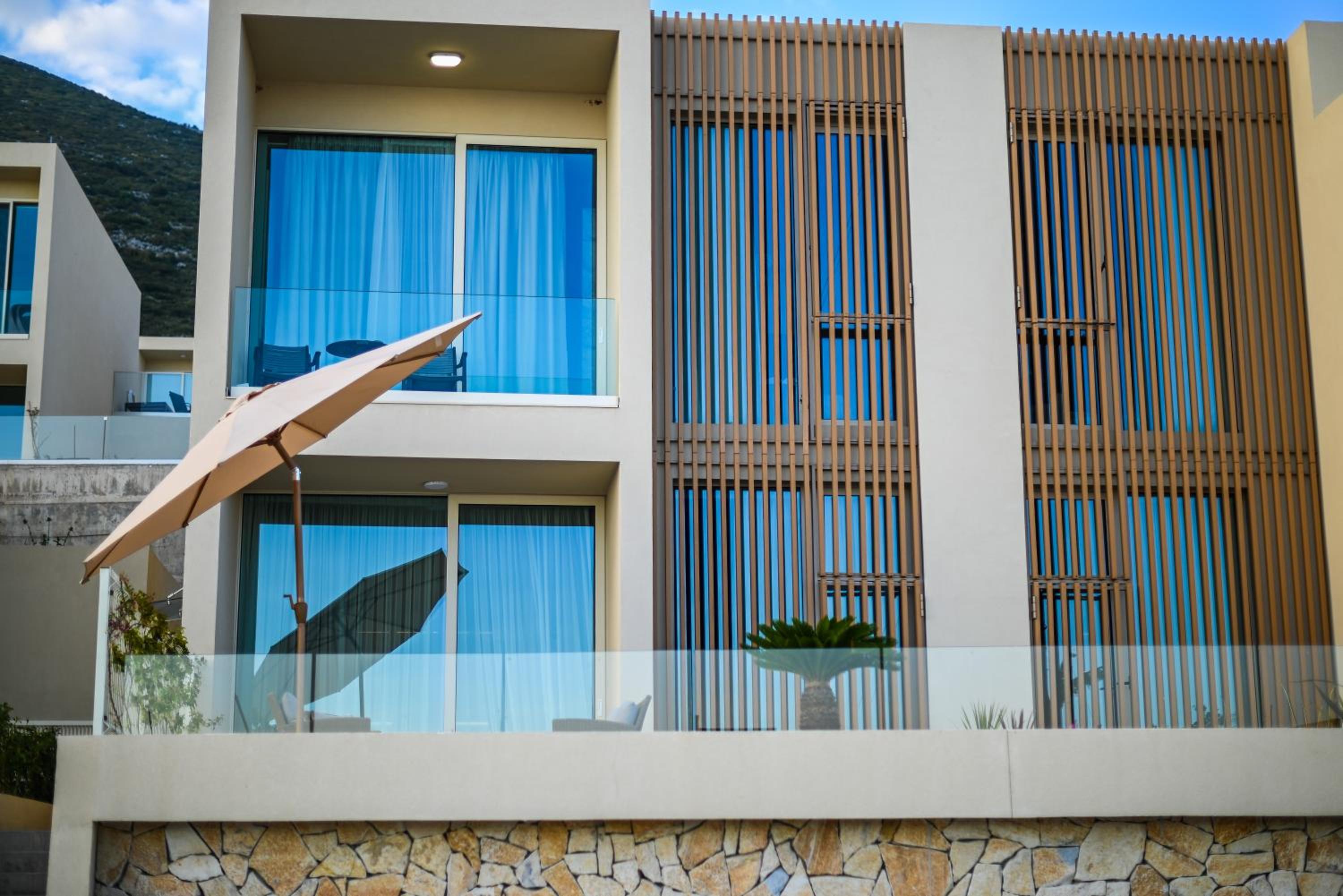 Green Cost Luxury Apt 239