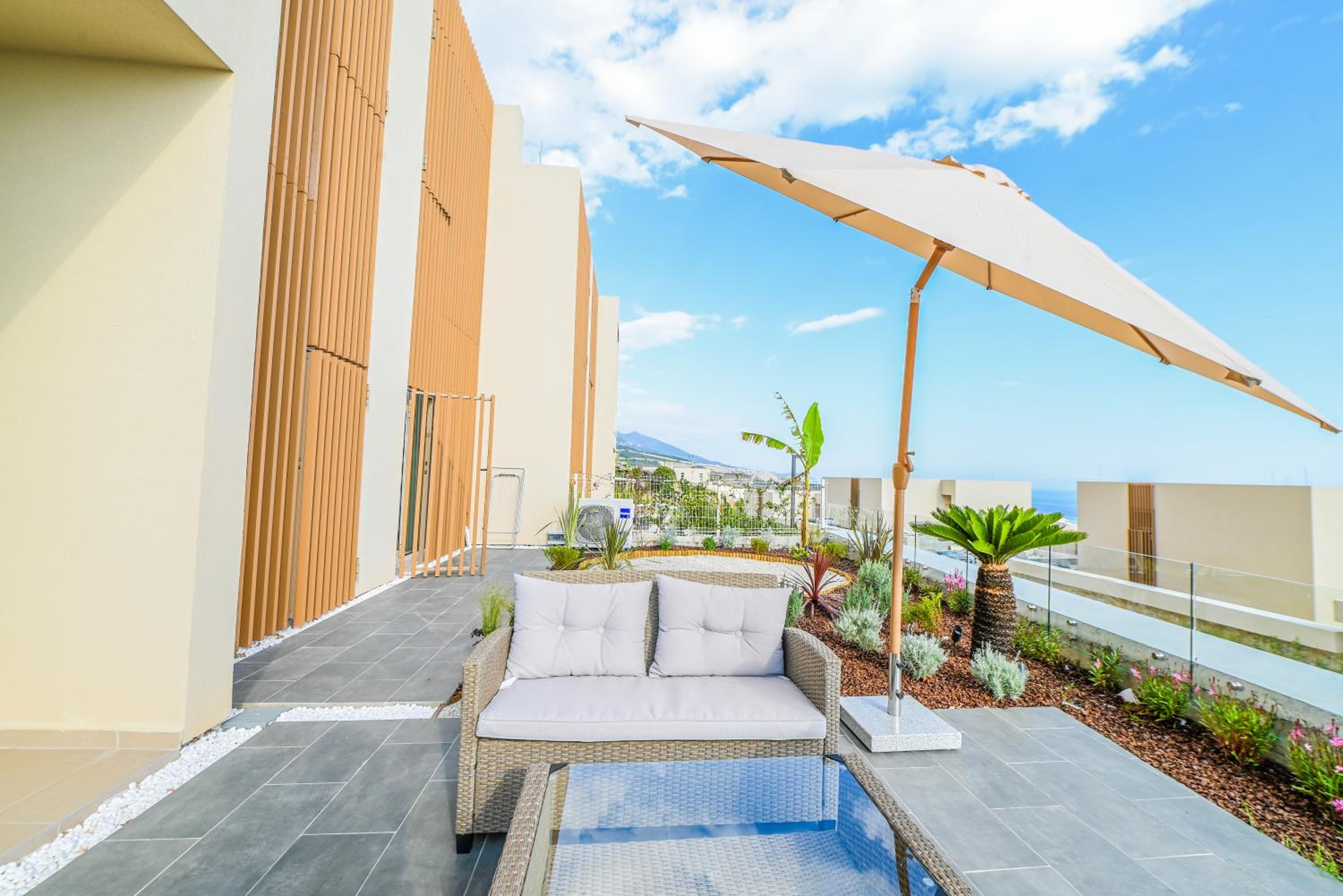 Green Cost Luxury Apt 239
