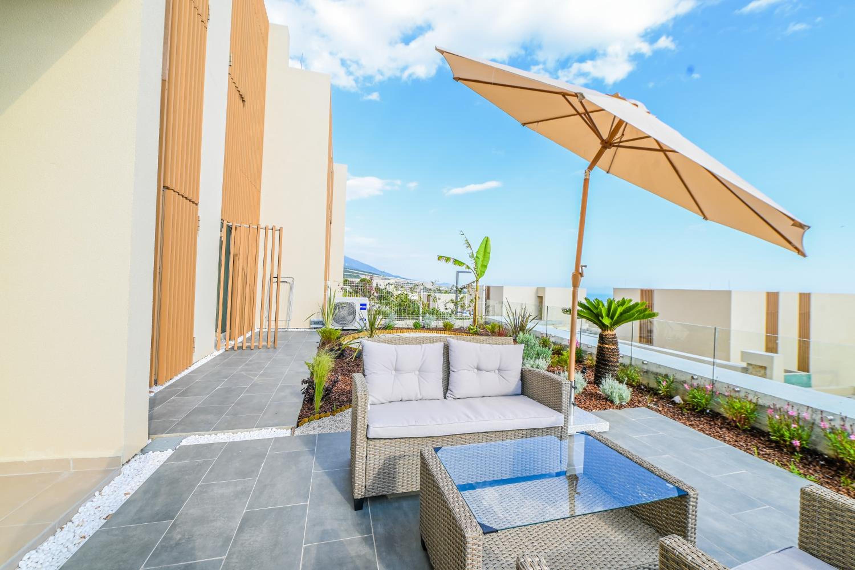 Green Cost Luxury Apt 239