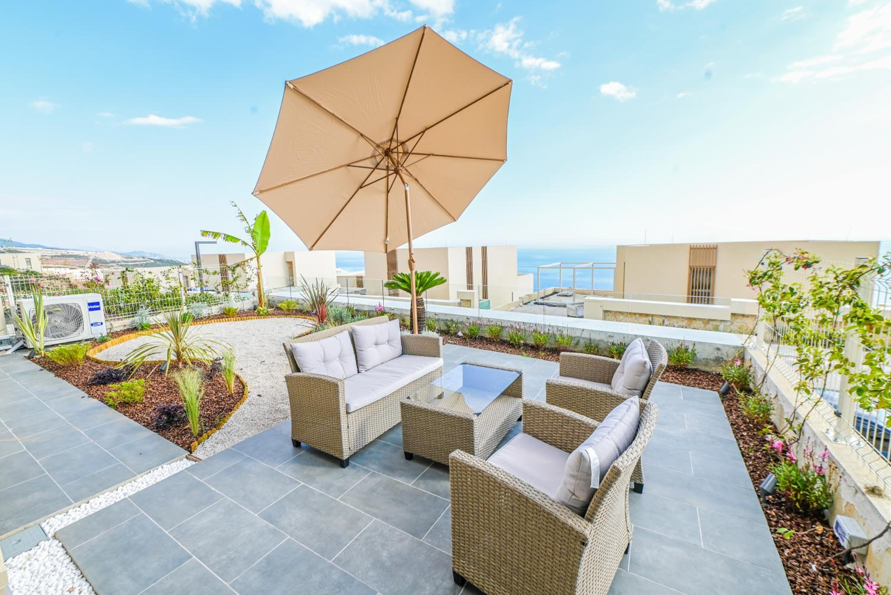 Green Cost Luxury Apt 239