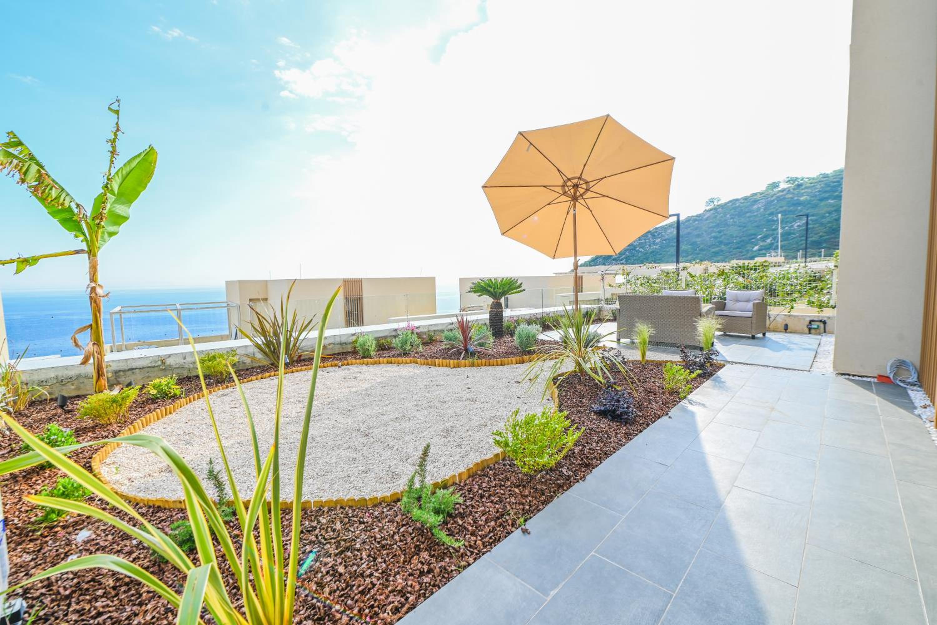 Green Cost Luxury Apt 239
