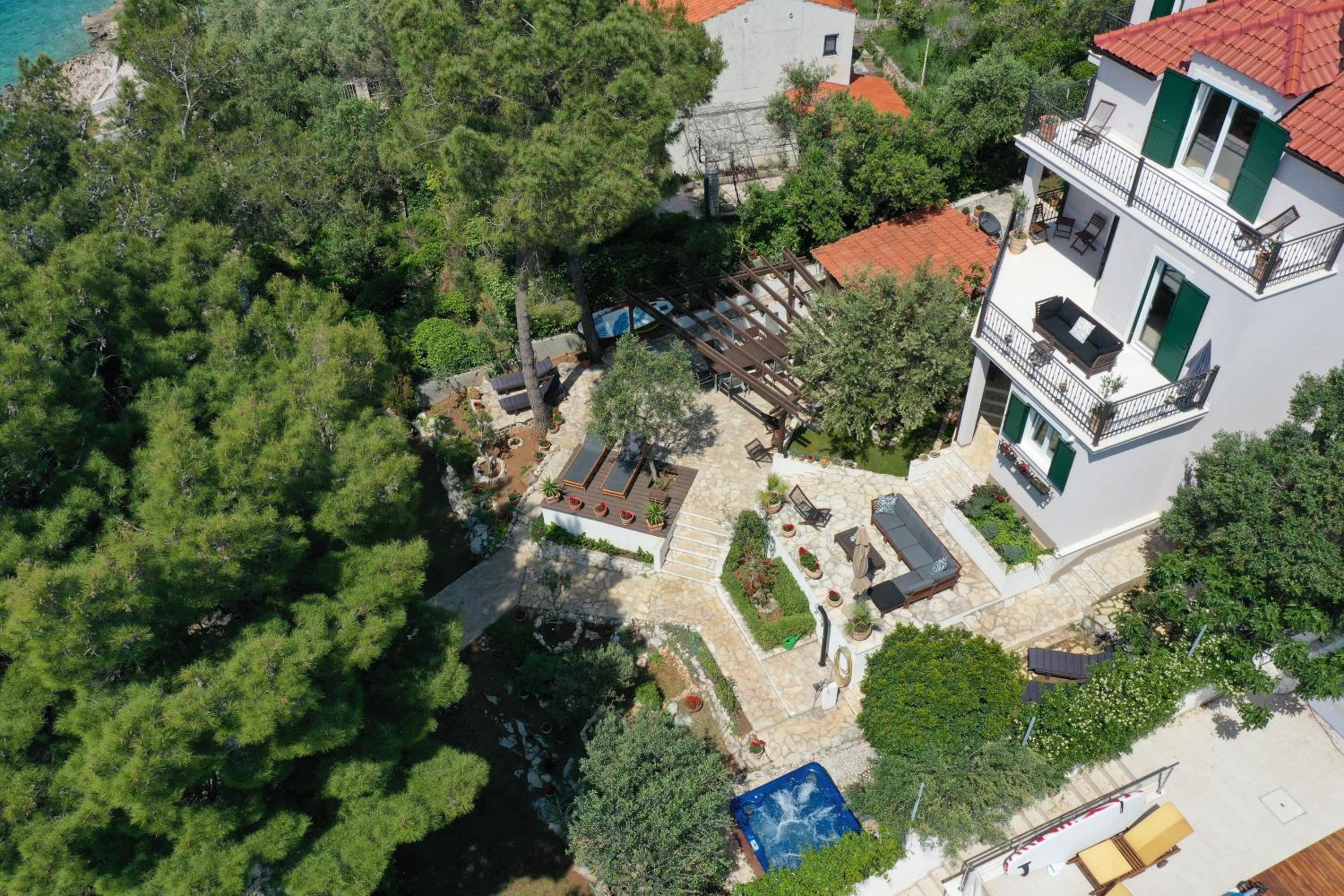 Luxury villa - by the sea, summer kitchen, hot tub, SUP, boat, 5 rooms, wifi, parking - Trogir view 2
