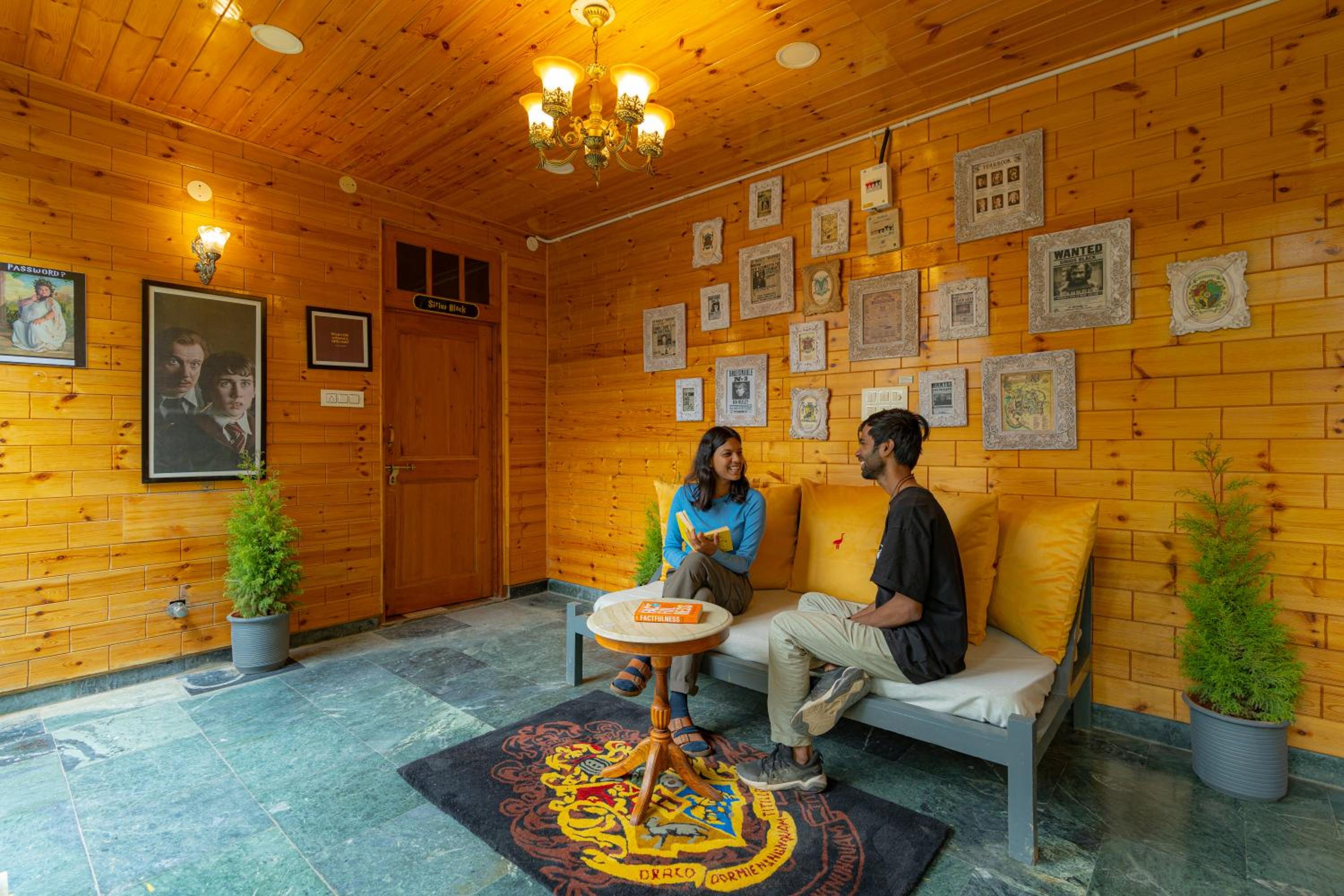 Whoopers Boutique Kasol - Harry Potter themed