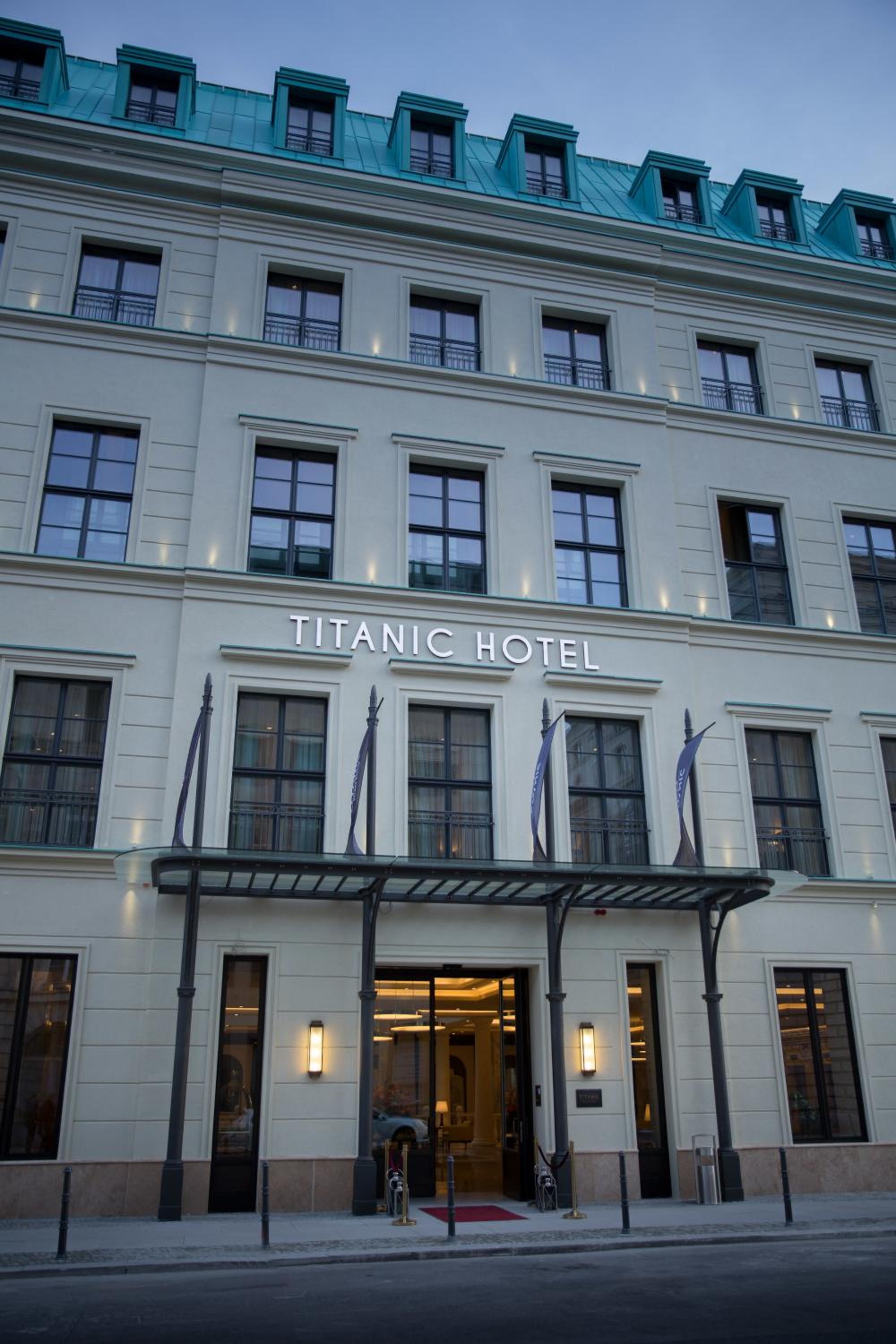 Hotel TITANIC Gendarmenmarkt Berlin - Image 1