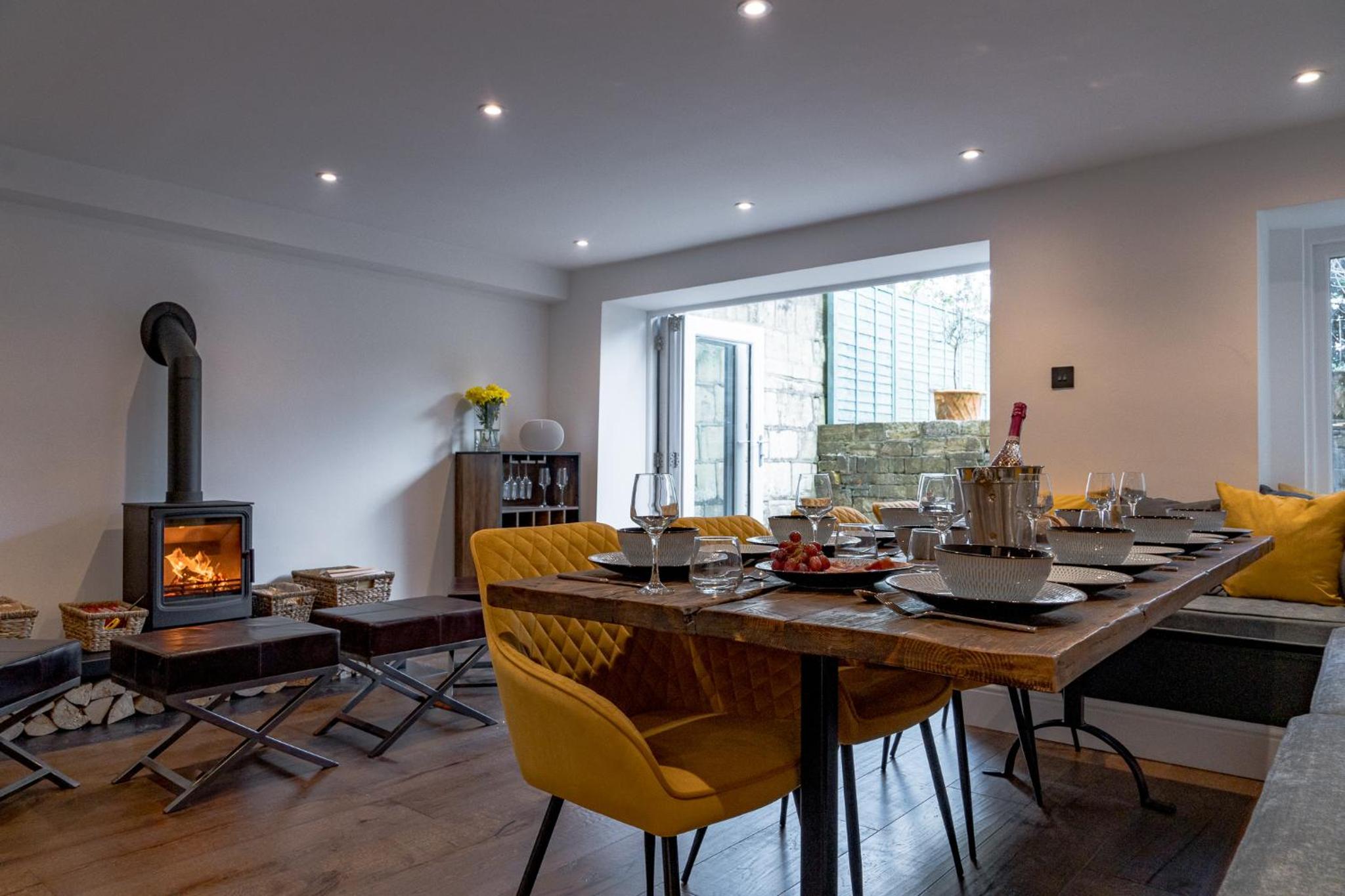 Luxurious GRAND 6 BR Home in BATH - Perfect for Groups & Sleeps 12! view 2