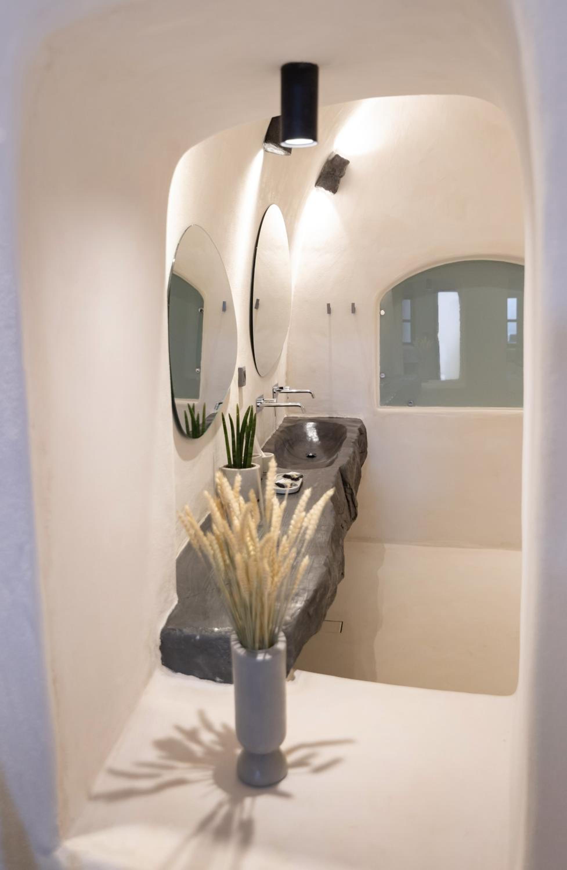 One of One Suites Oia photo 5