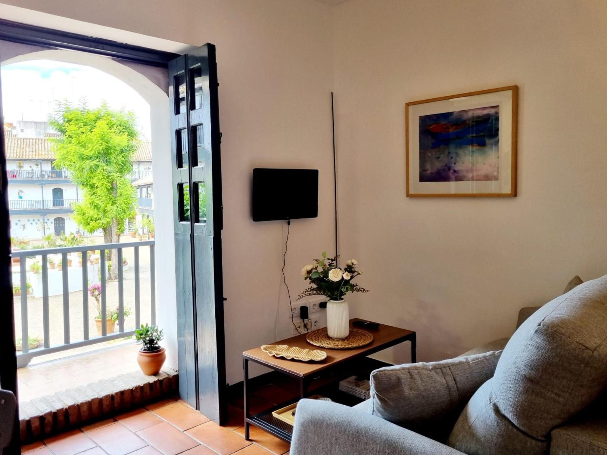 Apartamento con Patio Sevillano