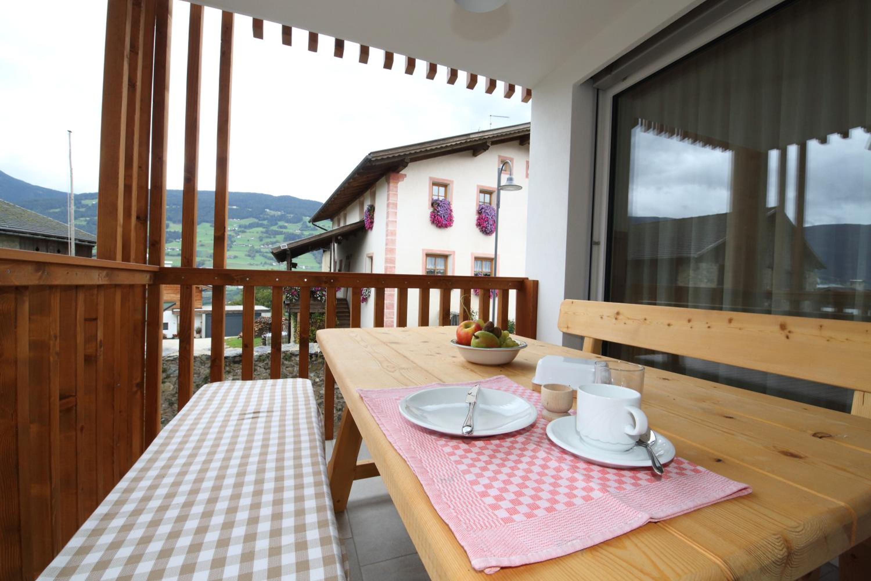 Gass Apartment A en Laion — balance & terrace