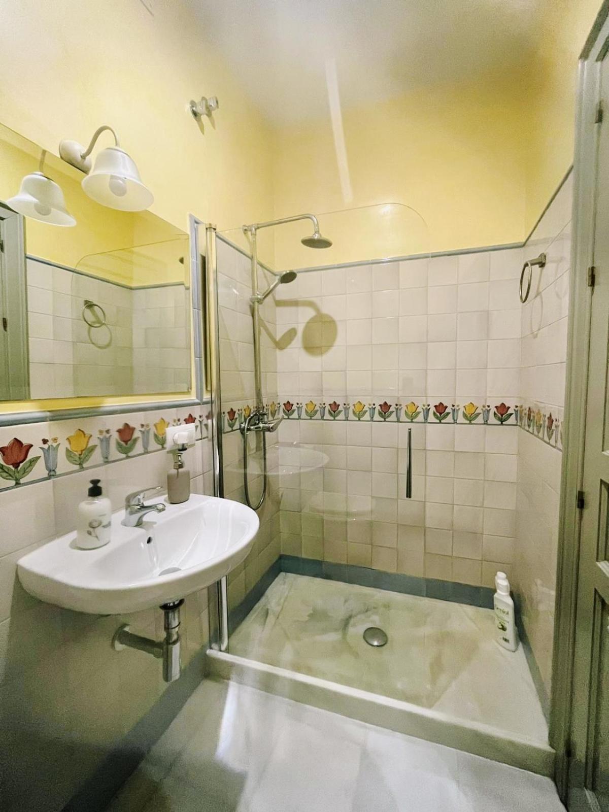 Carmona Center Apartment