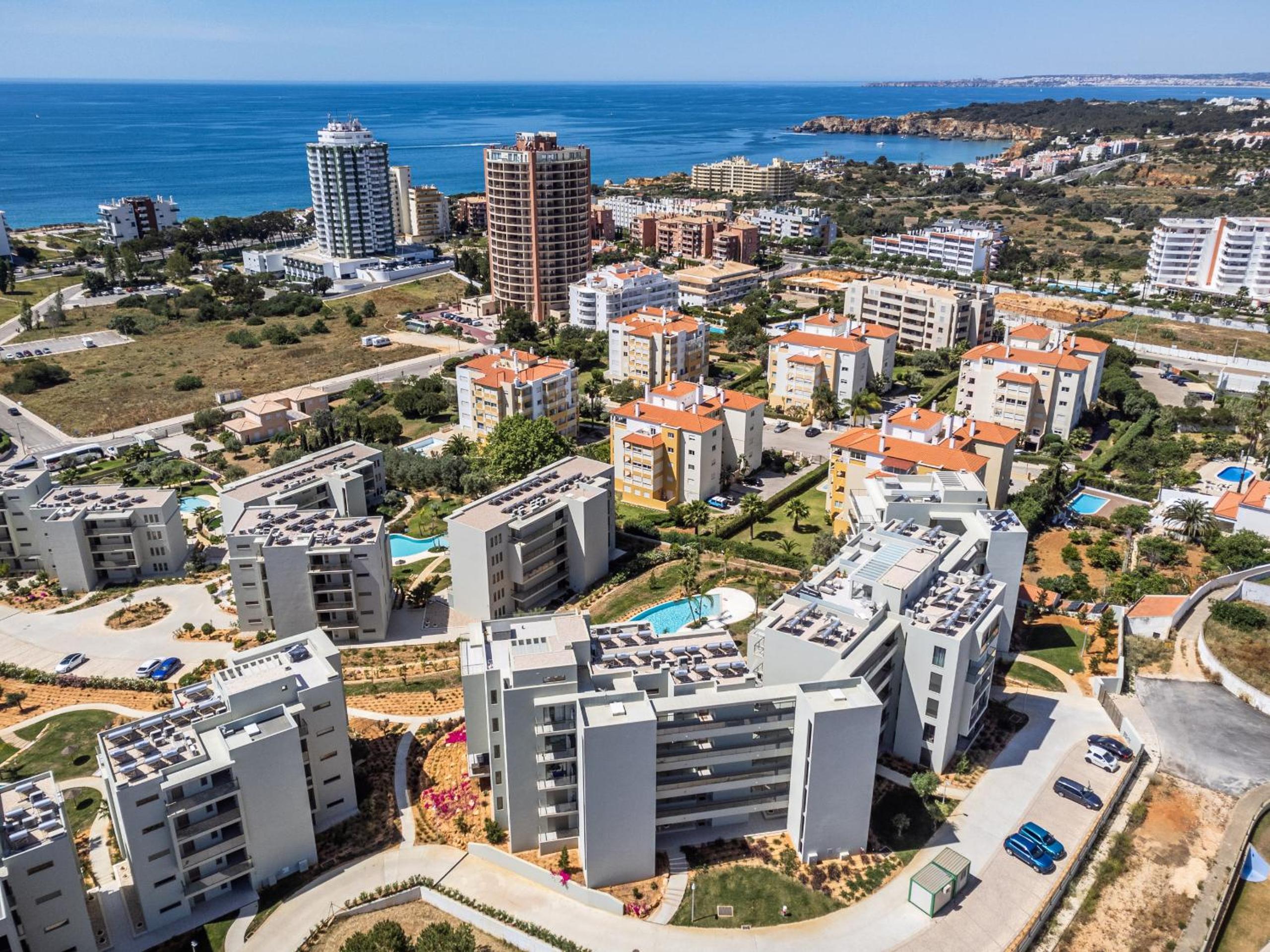Oasis Mar Beach Apartment by Lisbeyond view 3
