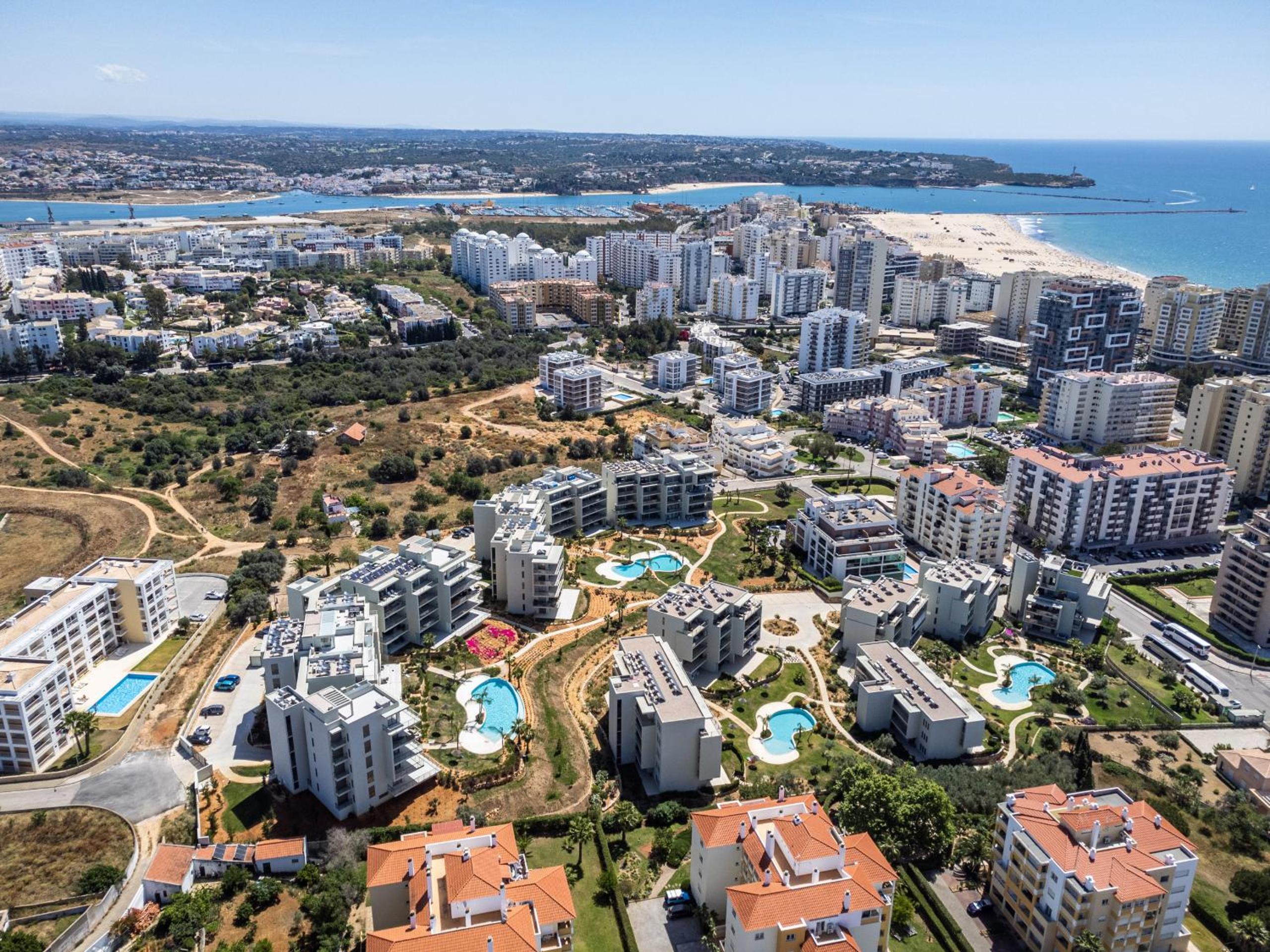 Oasis Mar Beach Apartment by Lisbeyond view 4