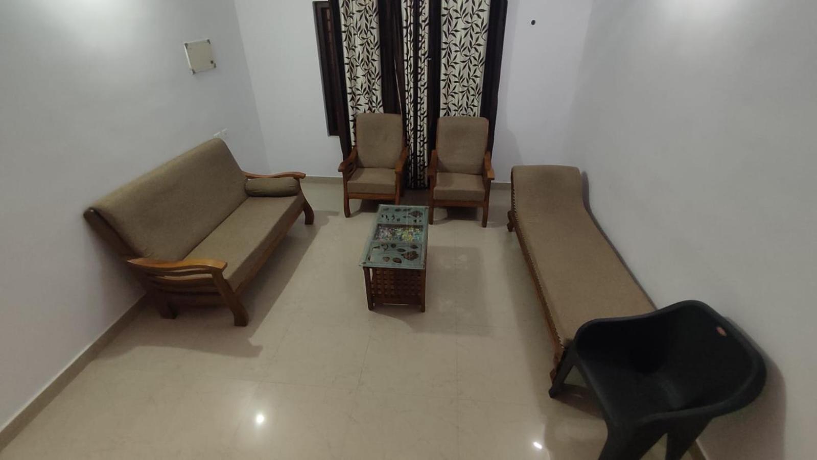 Kizhakkethottam Homestays-River View Villa