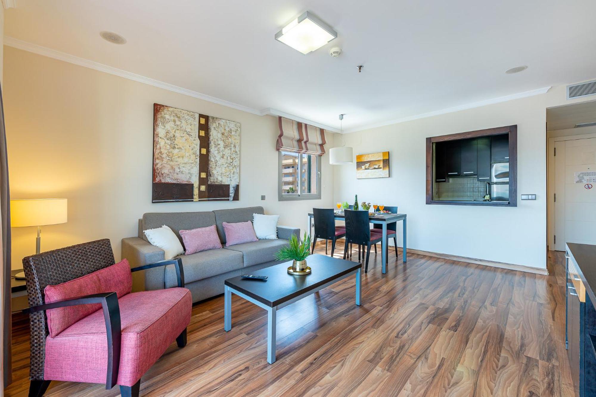 797 HOLIDAY RENTALS - ARCOSUR2- Moderno apartamento a 1 minuto de la playa view 5